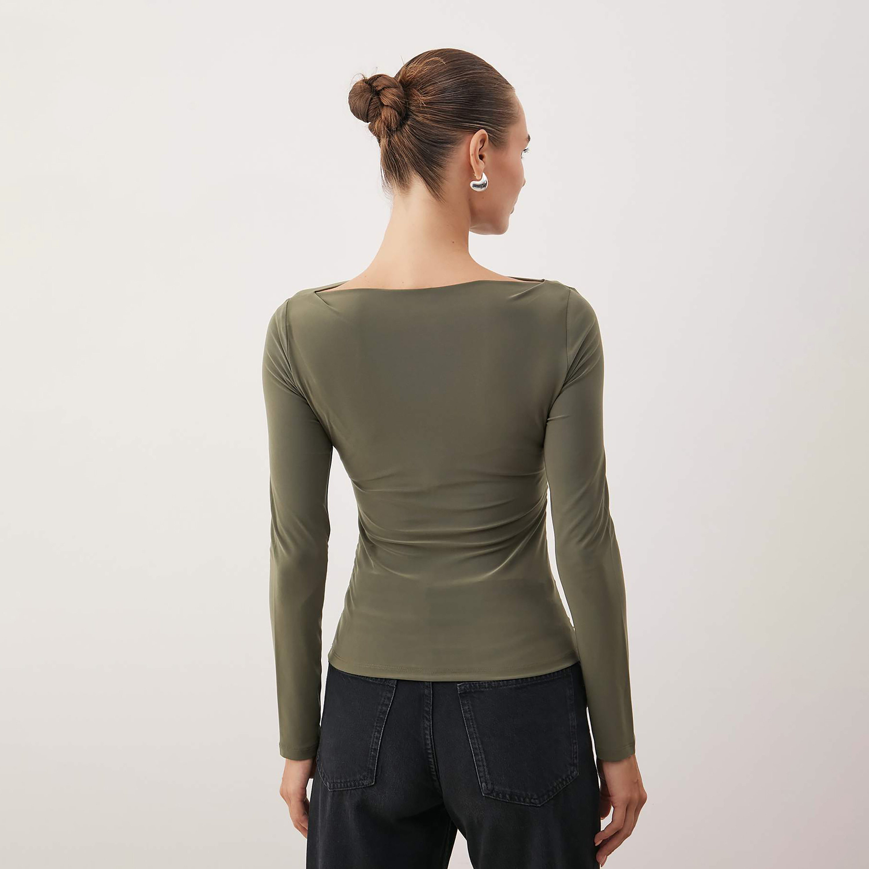 توب حريمي بكشكش وأكمام ضيقة من ترينديول ميلا-women-clothing-shirtsandblouses-blouses-image-3