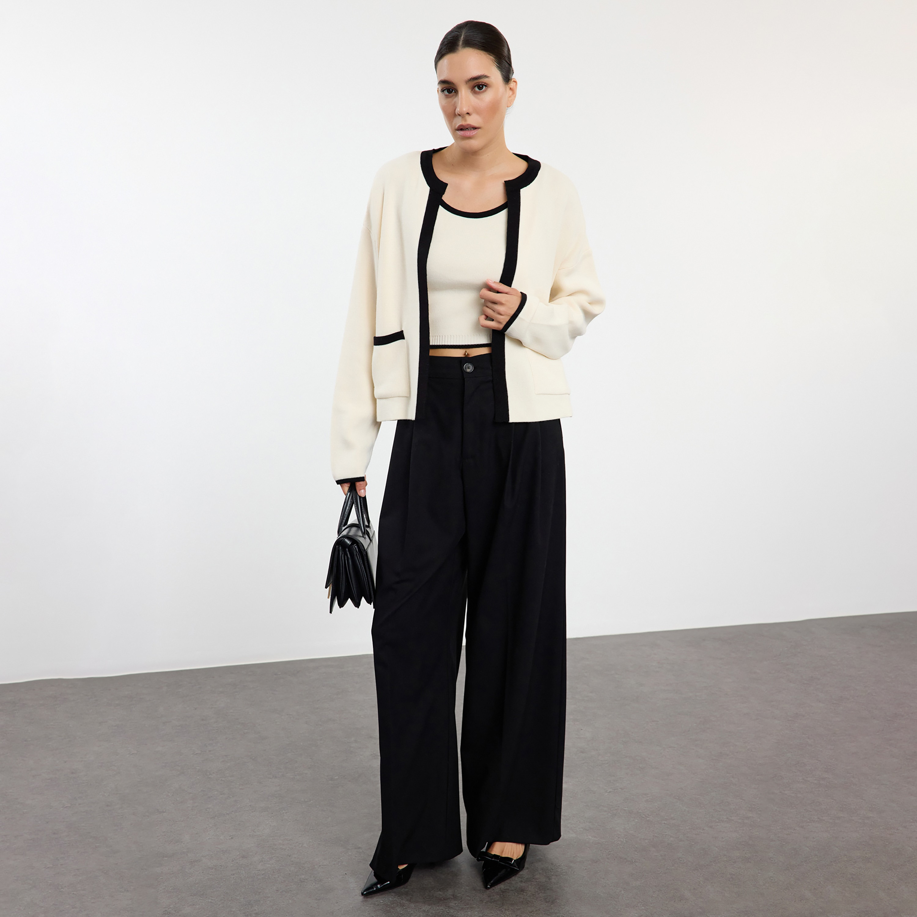 Trendyolmilla Contrast Trim Dropped Sleeves Women's Tank Top & Cardigan Set-women-winterwear-cardigansandjumpers-cardigans-image-2