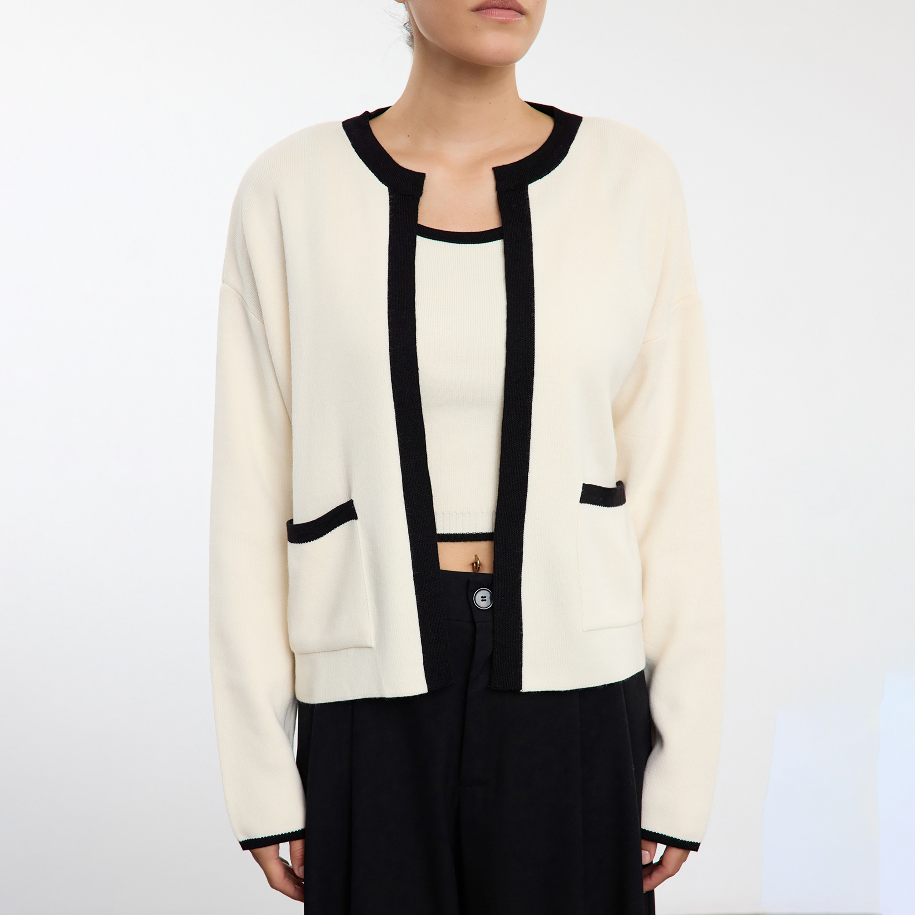 Trendyolmilla Contrast Trim Dropped Sleeves Women's Tank Top & Cardigan Set-women-winterwear-cardigansandjumpers-cardigans-image-4