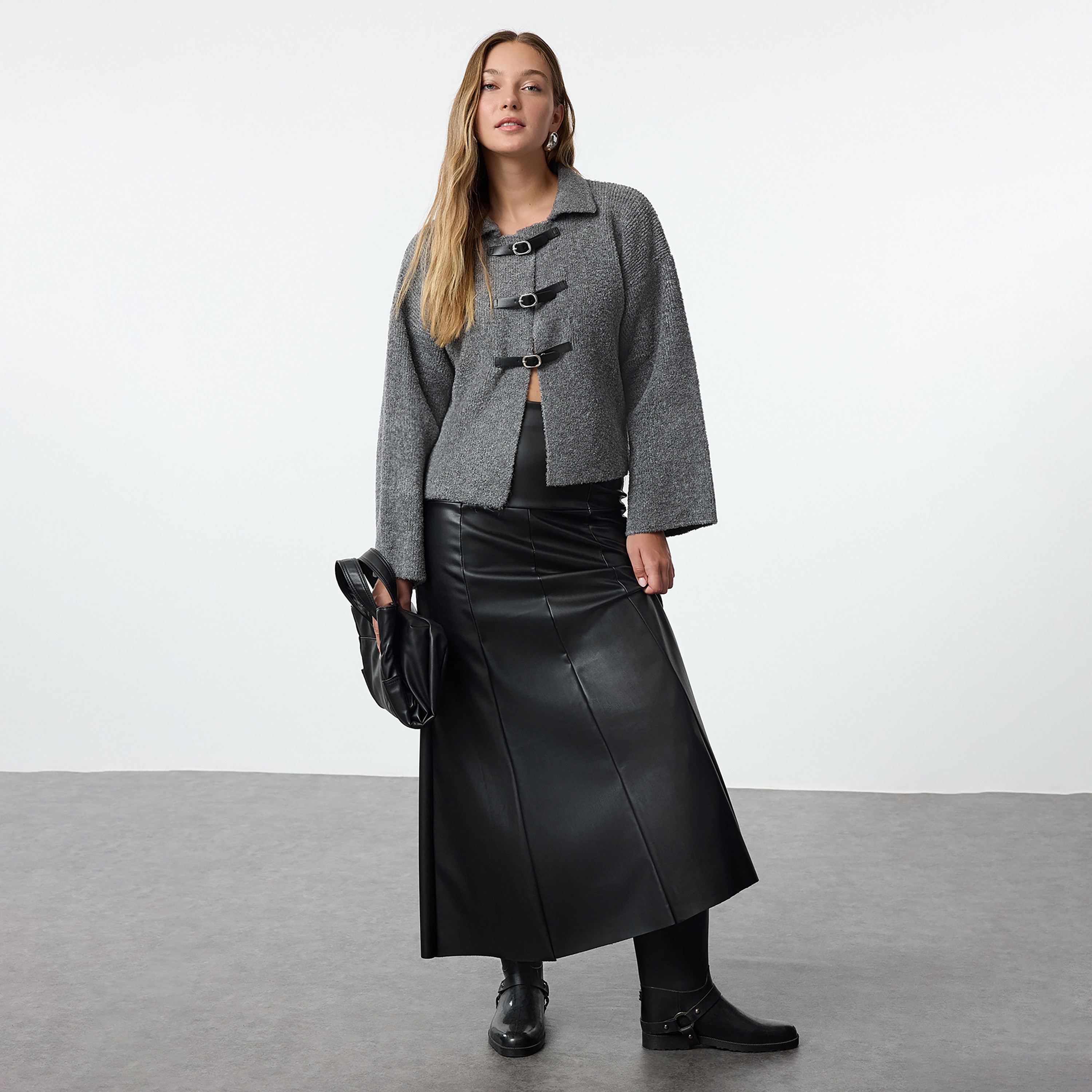 كارديجان حريمي بياقة وأكمام ساقطة من تريندyol ميلا-women-winterwear-cardigansandjumpers-cardigans-image-2