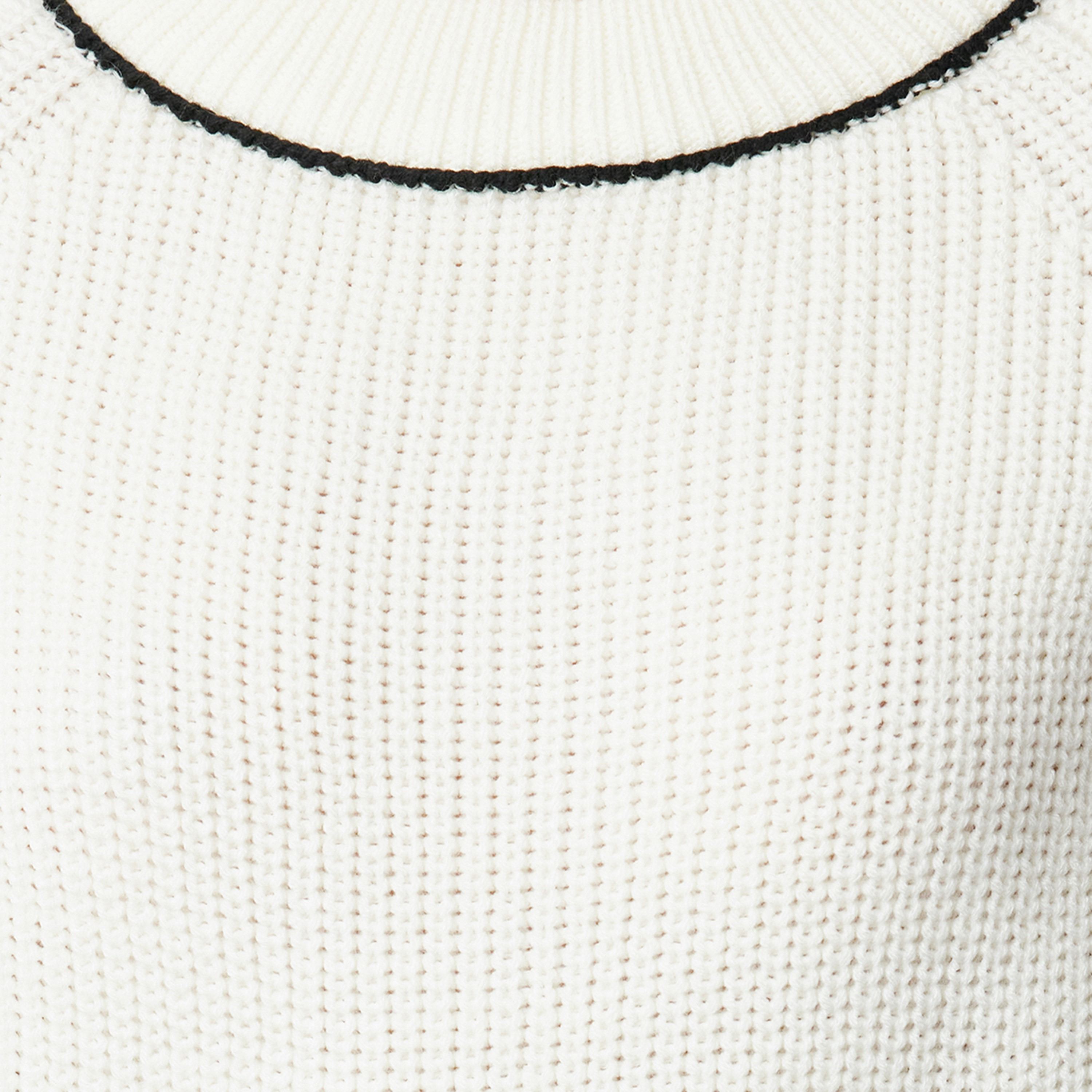 بلوفر حريمي أبيض بأكمام رجلان من تريندyول ميلا-women-winterwear-cardigansandjumpers-jumpers-image-4