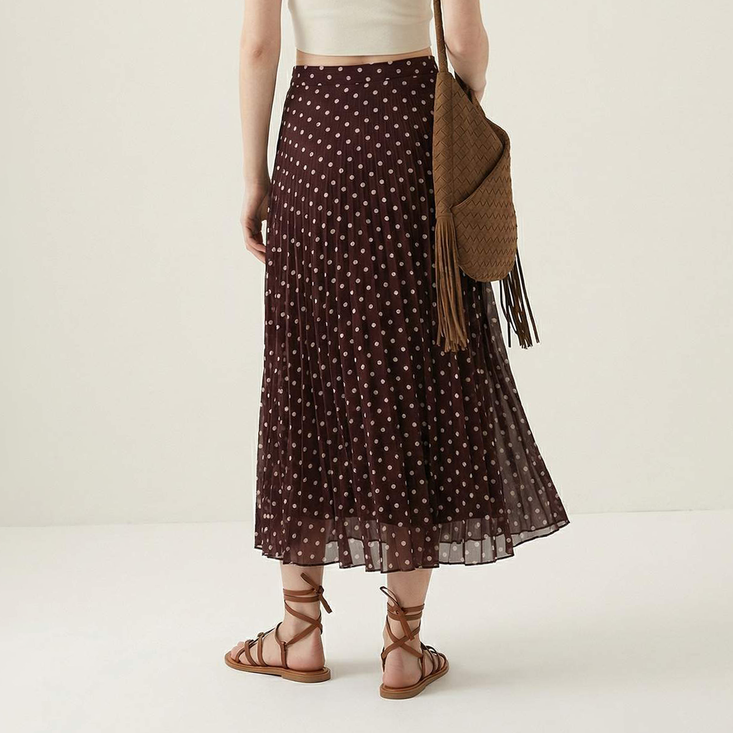 تنورة ميدي نسائية من الشيفون البني المنقط والمطوي على شكل حرف A-women-clothing-skirts-image-4