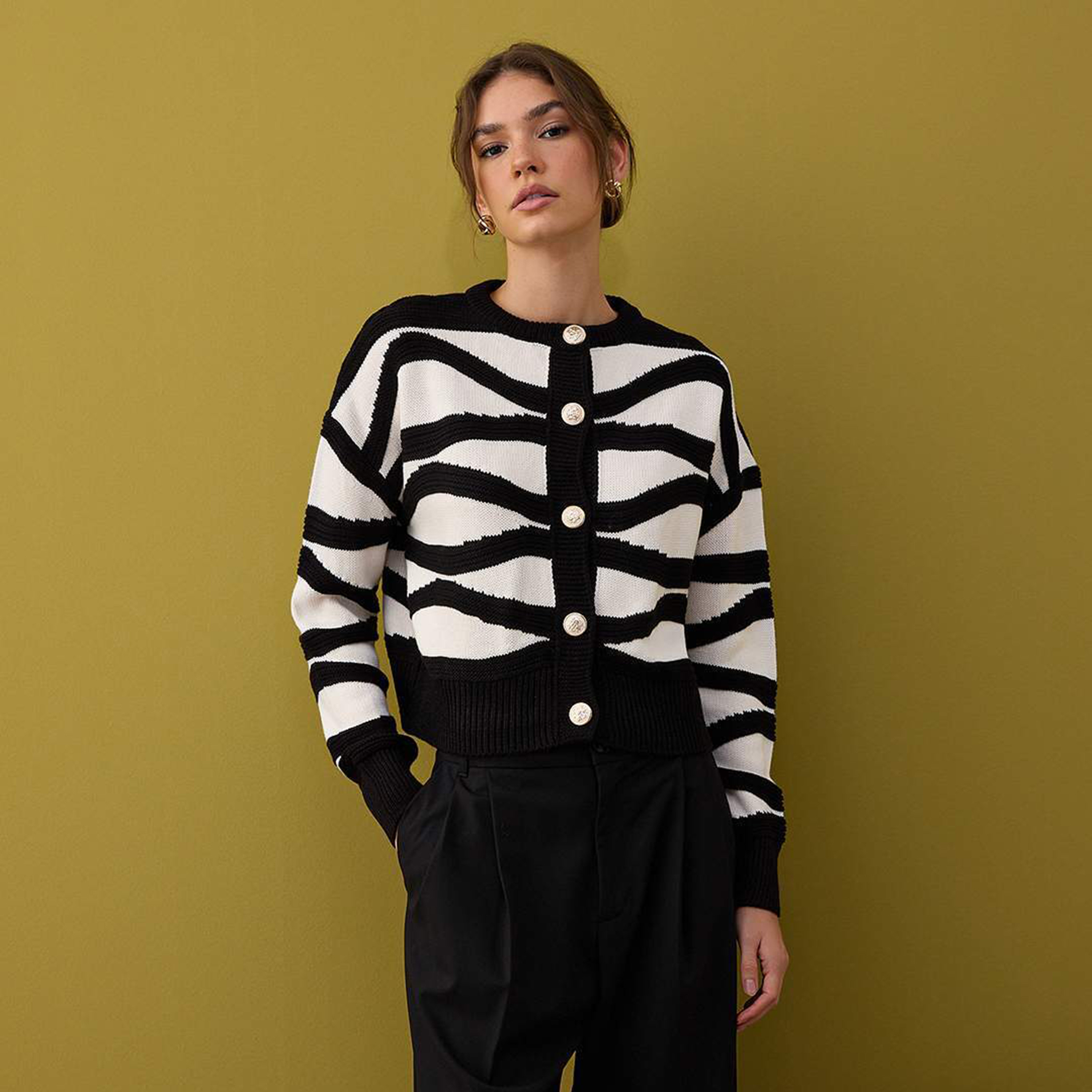 Trendyolmilla Black Wavy Striped Dropped Sleeves Women's Cardigan-women-winterwear-cardigansandjumpers-cardigans-image-1