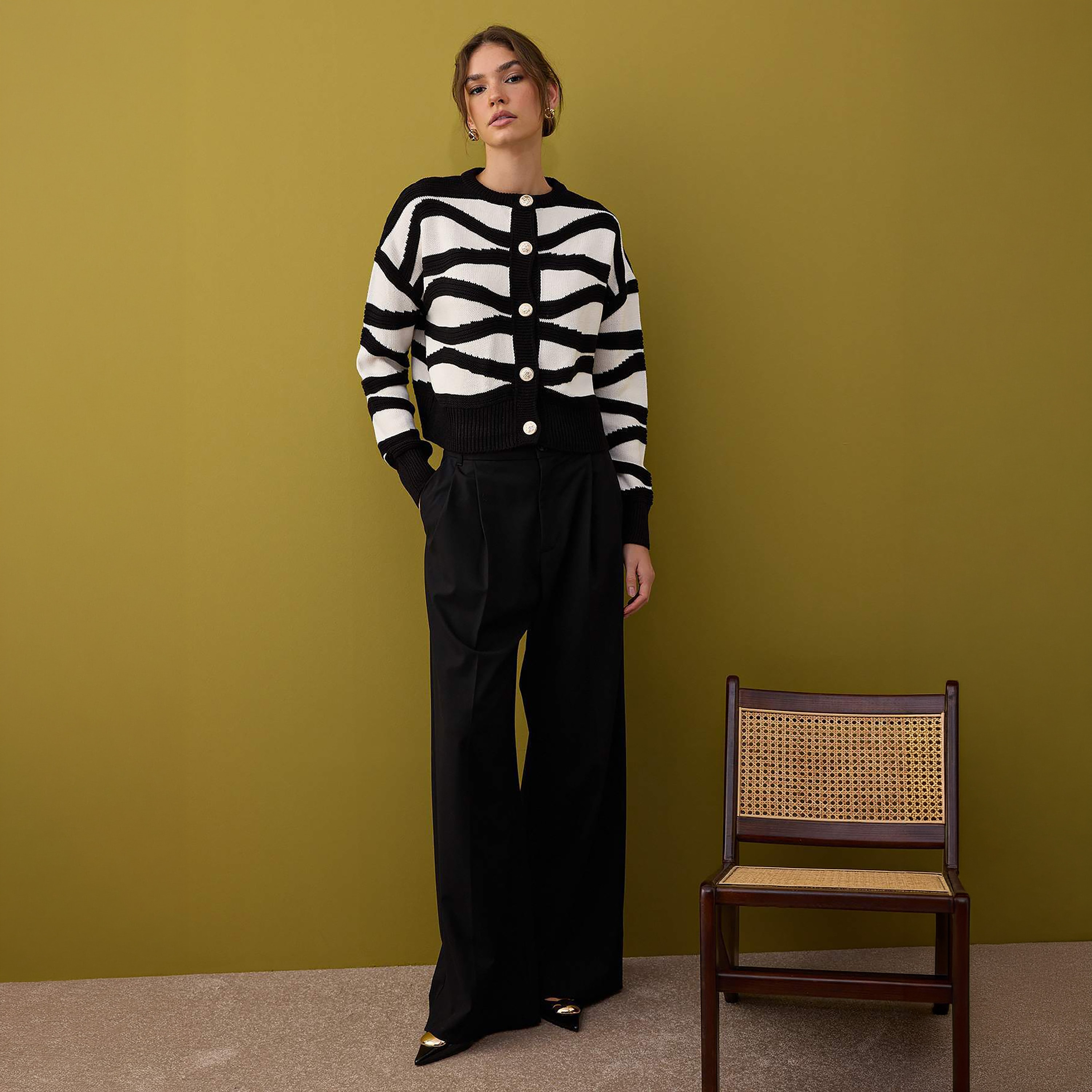 Trendyolmilla Black Wavy Striped Dropped Sleeves Women's Cardigan-women-winterwear-cardigansandjumpers-cardigans-image-2