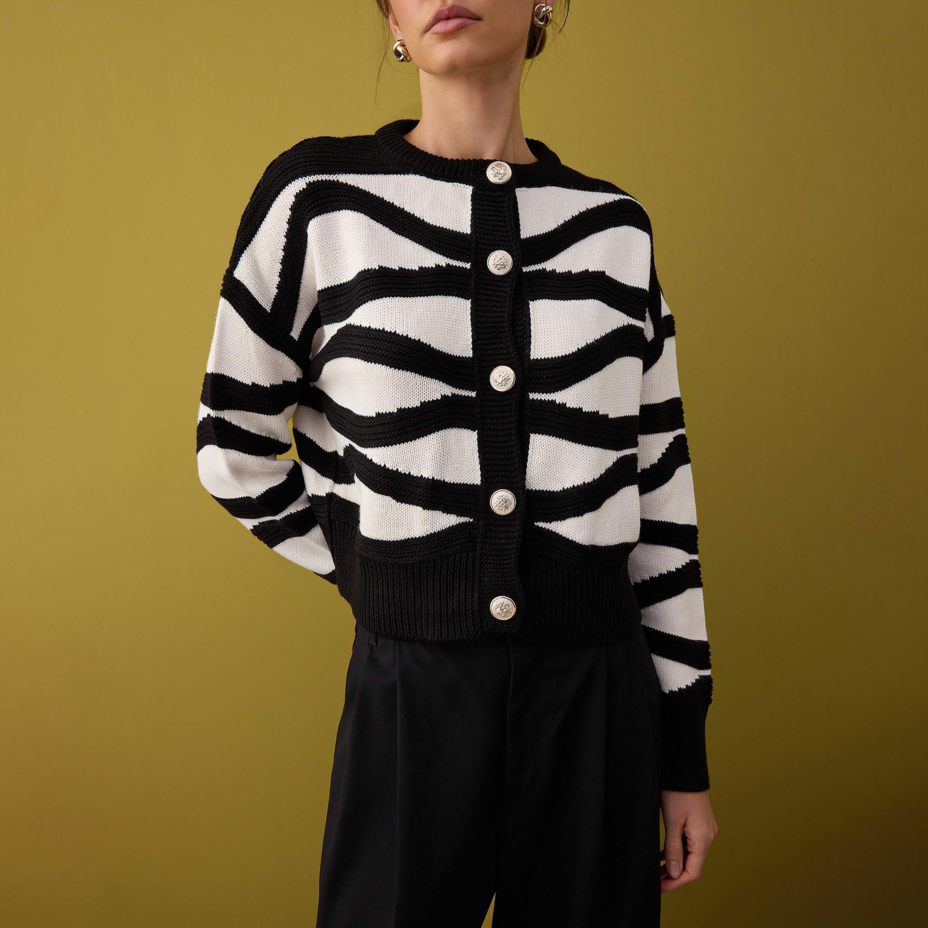 Trendyolmilla Black Wavy Striped Dropped Sleeves Women's Cardigan-women-winterwear-cardigansandjumpers-cardigans-image-5