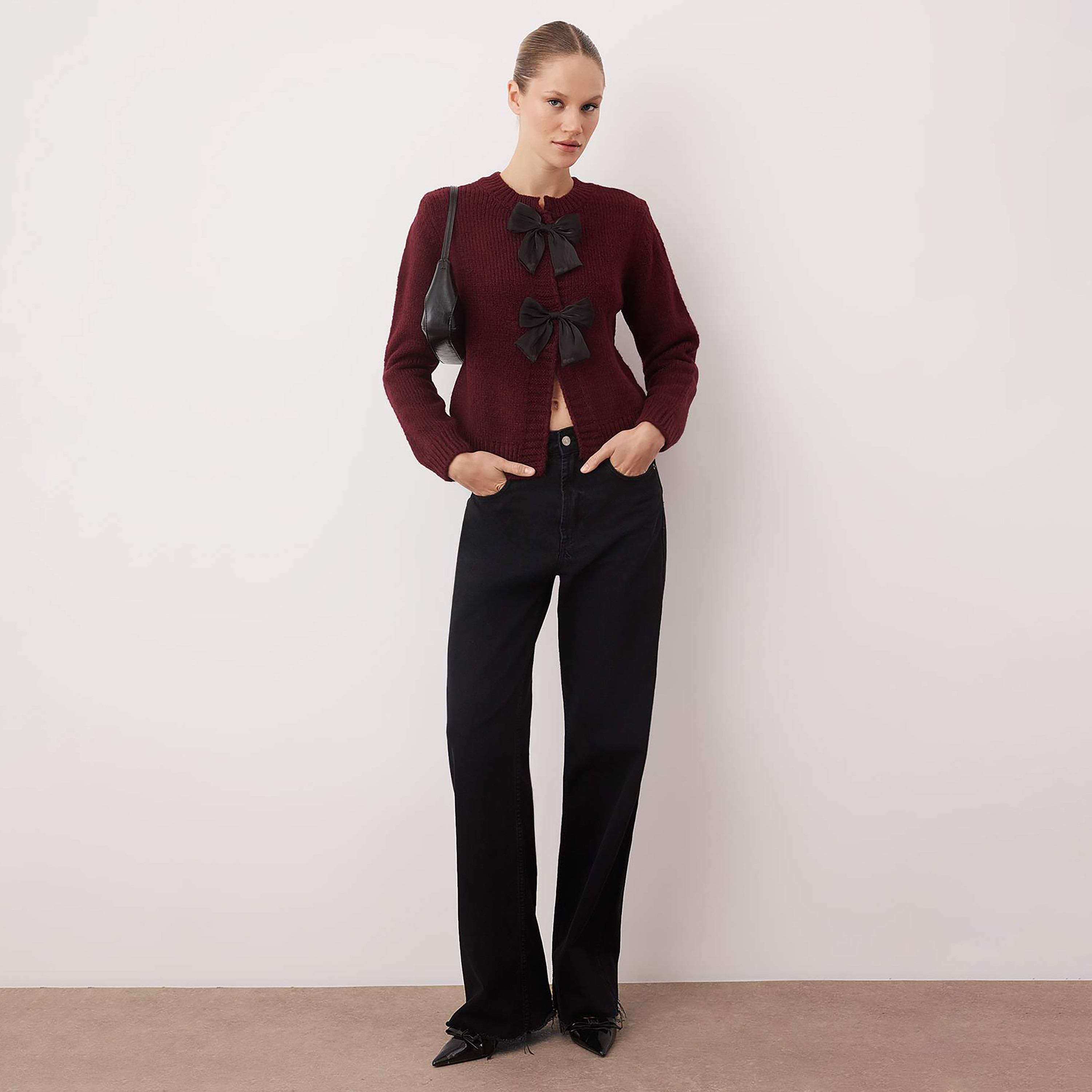 كارديجان حريمي لون عنابي بتفاصيل فيونكة من تريندyol ميلا-women-winterwear-cardigansandjumpers-cardigans-image-2