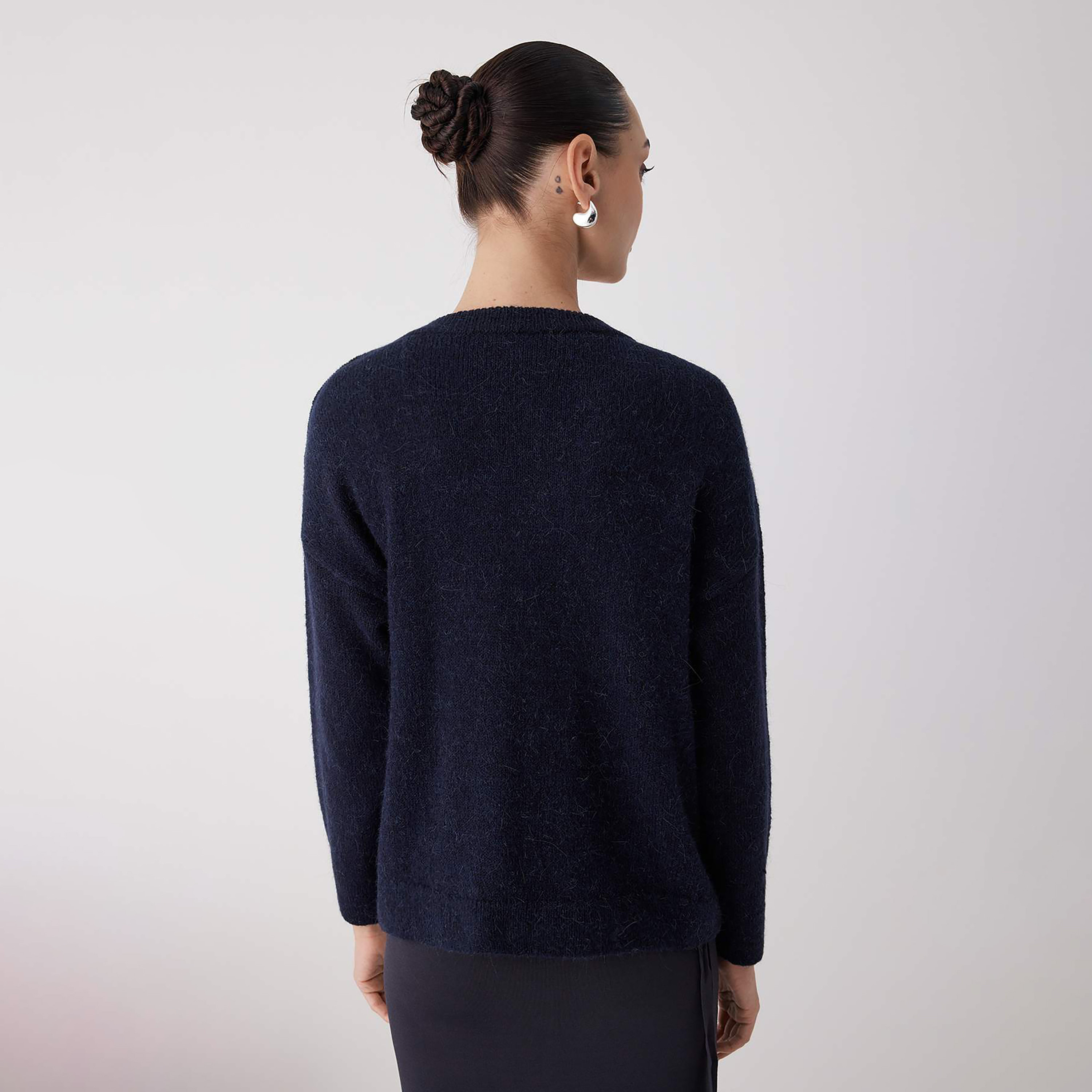 بلوفر حريمي بأكمام منسدلة باللون الكحلي من تريندyol ميلا-women-winterwear-cardigansandjumpers-jumpers-image-3