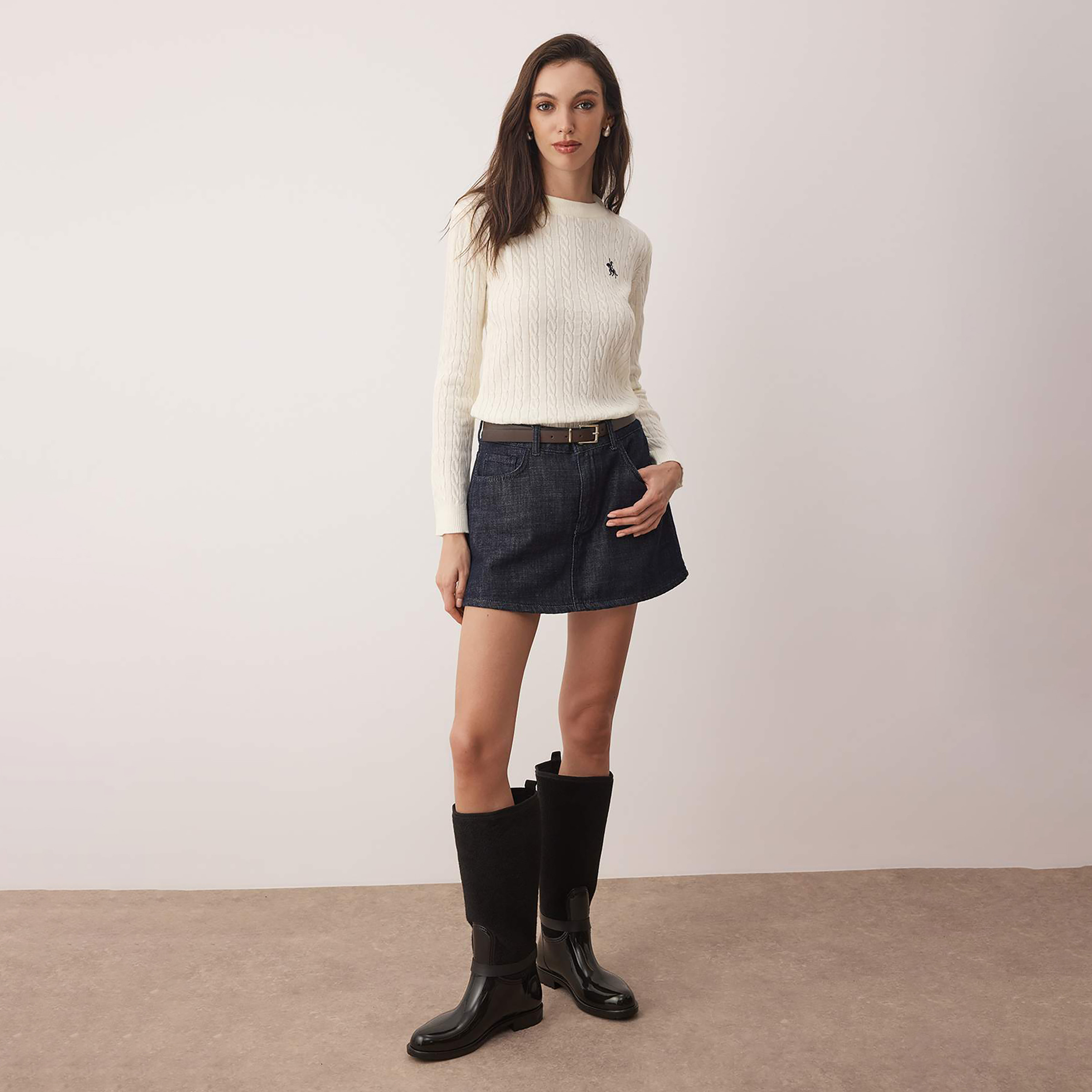 بلوفر حريمي بنقشة الضفيرة المحبوكة من تريندyol ميلا-women-winterwear-cardigansandjumpers-jumpers-image-2