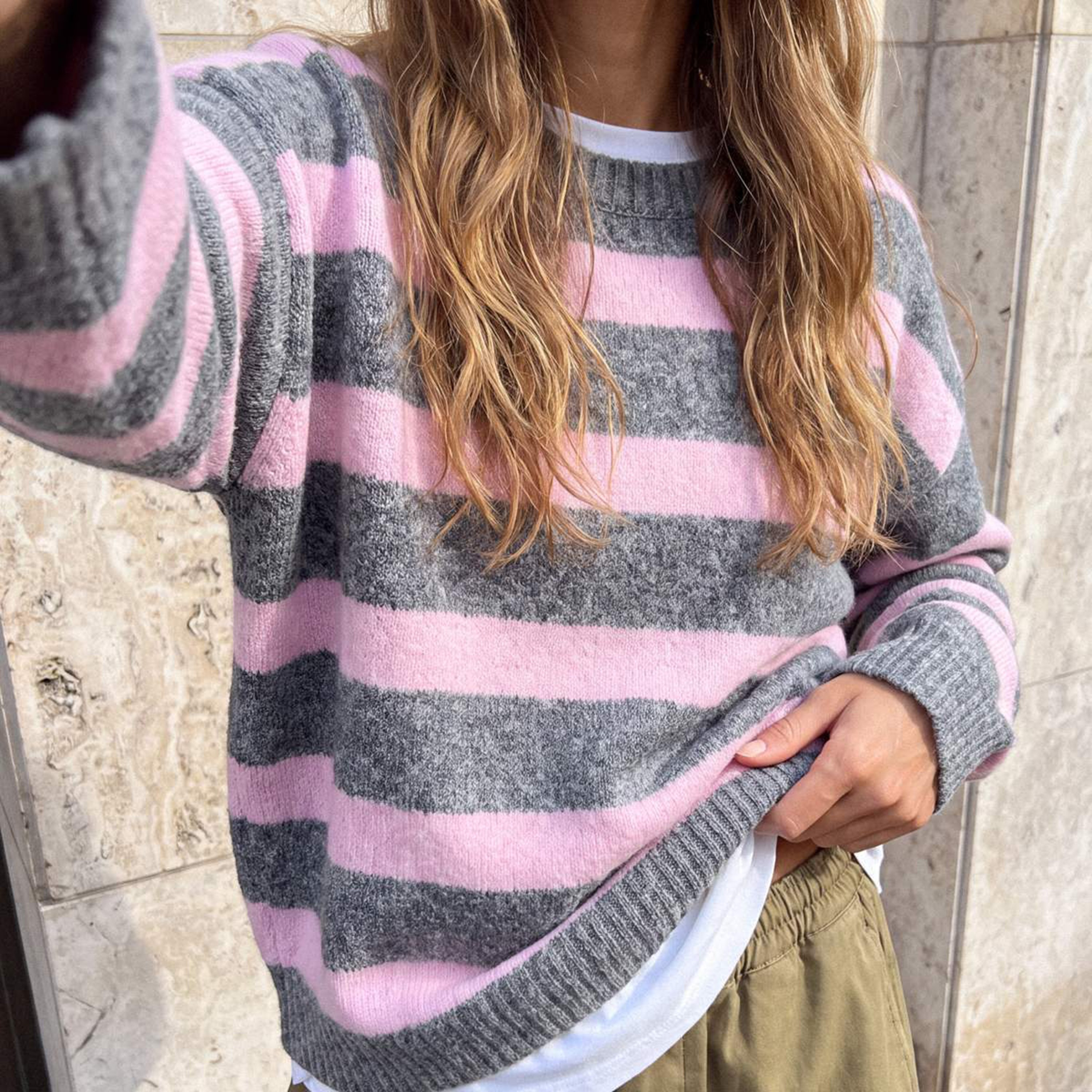 بلوفر حريمي رمادي مخطط بأكمام مسدلة من تريندyol ميلا-women-winterwear-cardigansandjumpers-jumpers-image-4