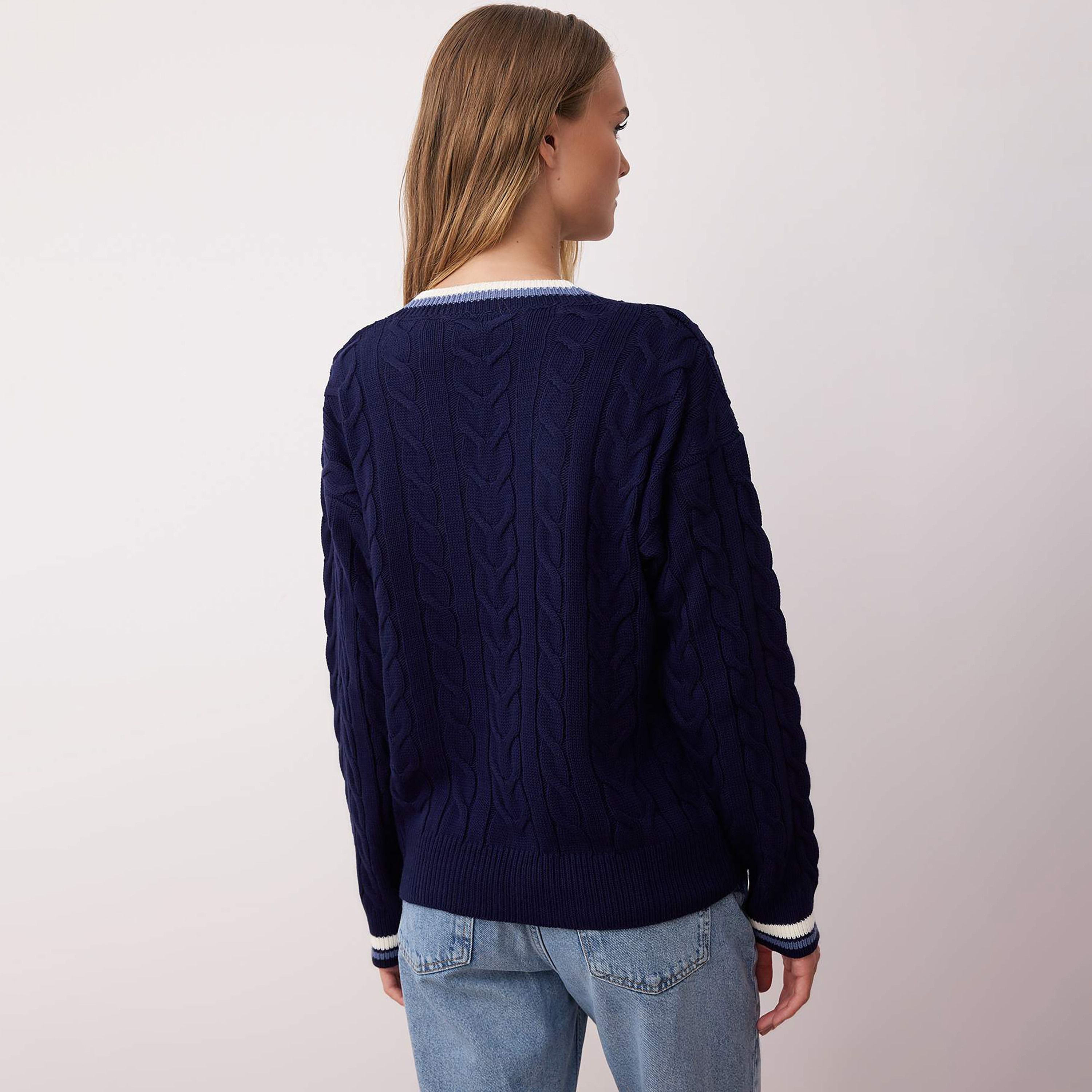 سويتر حريمي بحياكة ضفائر وأكمام منسدلة من ترينديول ميلا-women-winterwear-cardigansandjumpers-jumpers-image-3