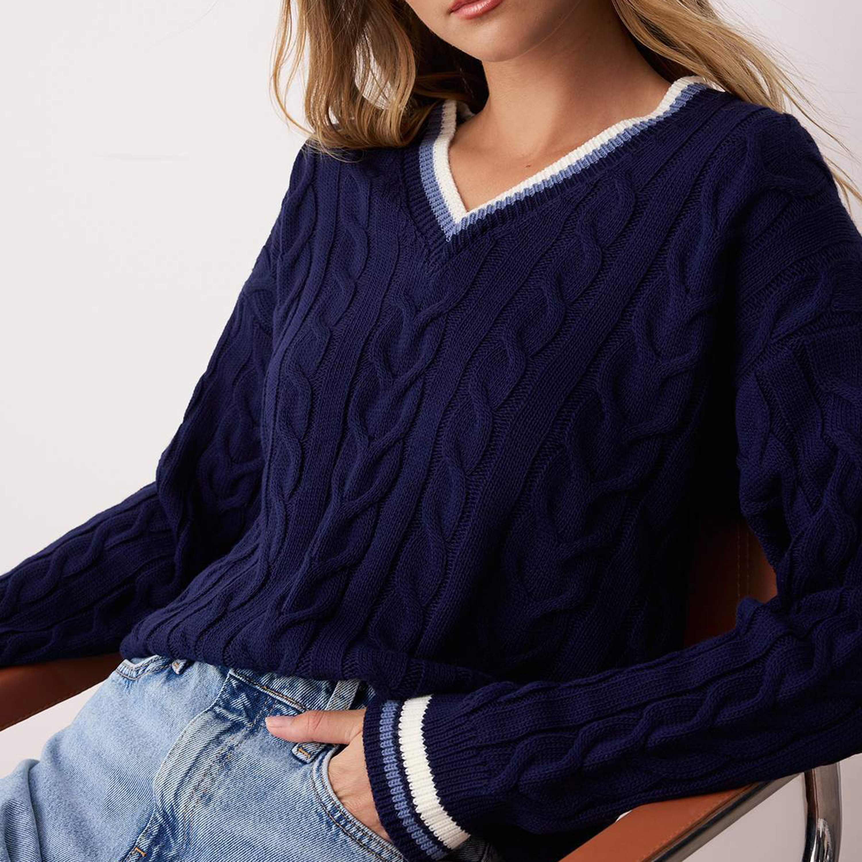 سويتر حريمي بحياكة ضفائر وأكمام منسدلة من ترينديول ميلا-women-winterwear-cardigansandjumpers-jumpers-image-4