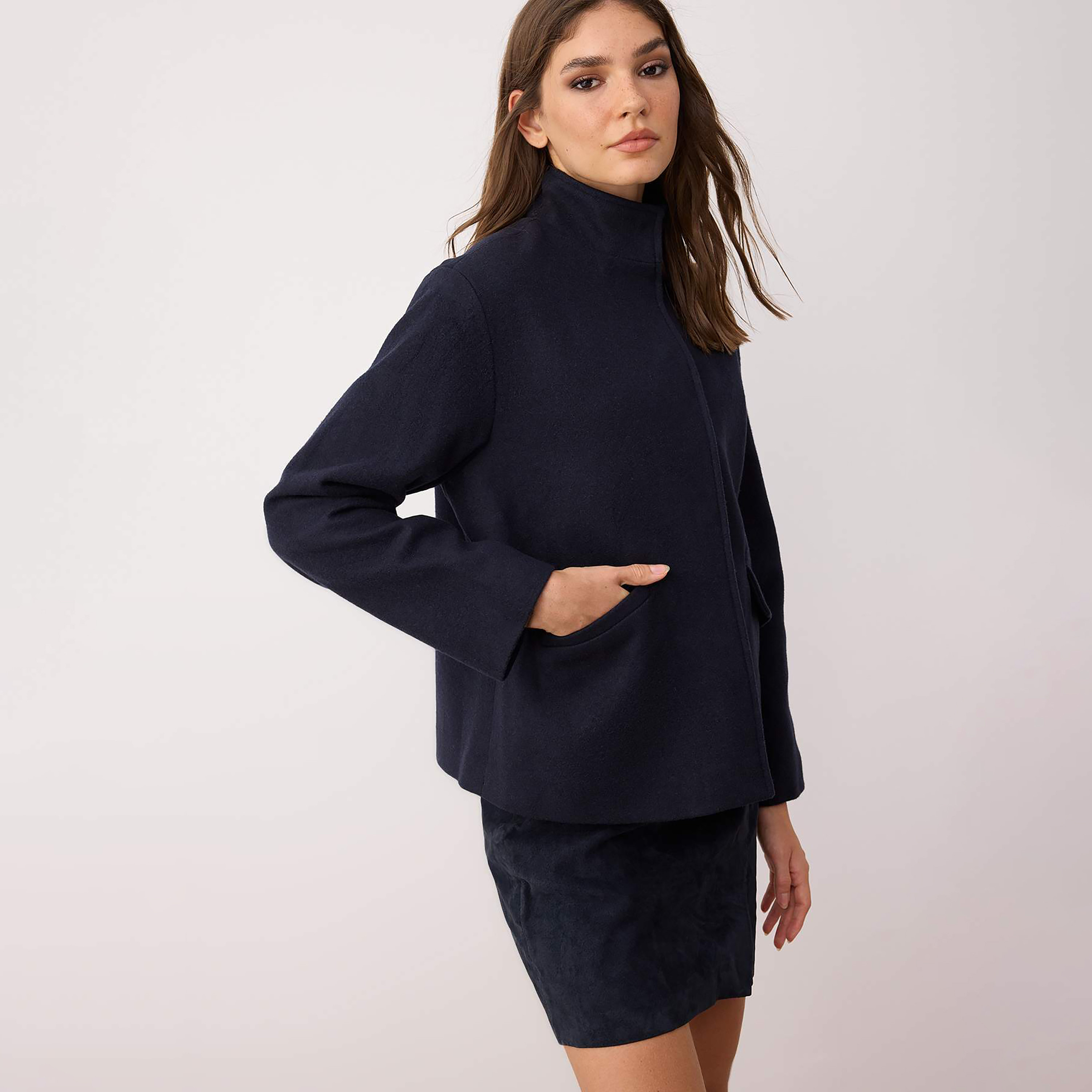 جاكيت حريمي بياقة مرتفعة باللون الكحلي من تريندyول ميلا-women-winterwear-coatsandjackets-jackets-image-4
