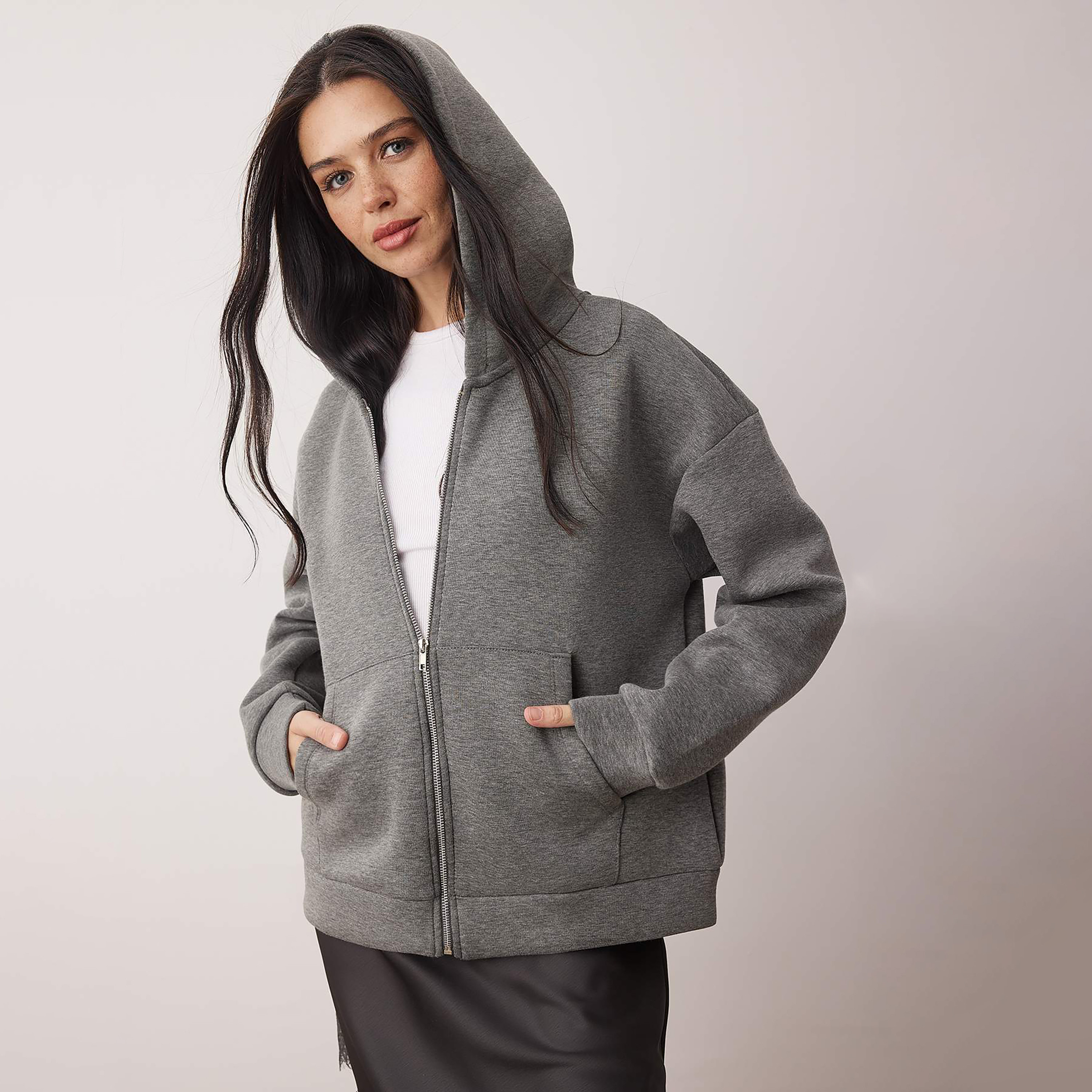 هودي حريمي بأكمام ساقطة من ترendyol-women-clothing-hoodiesandsweatshirts-sweatshirts-image-1