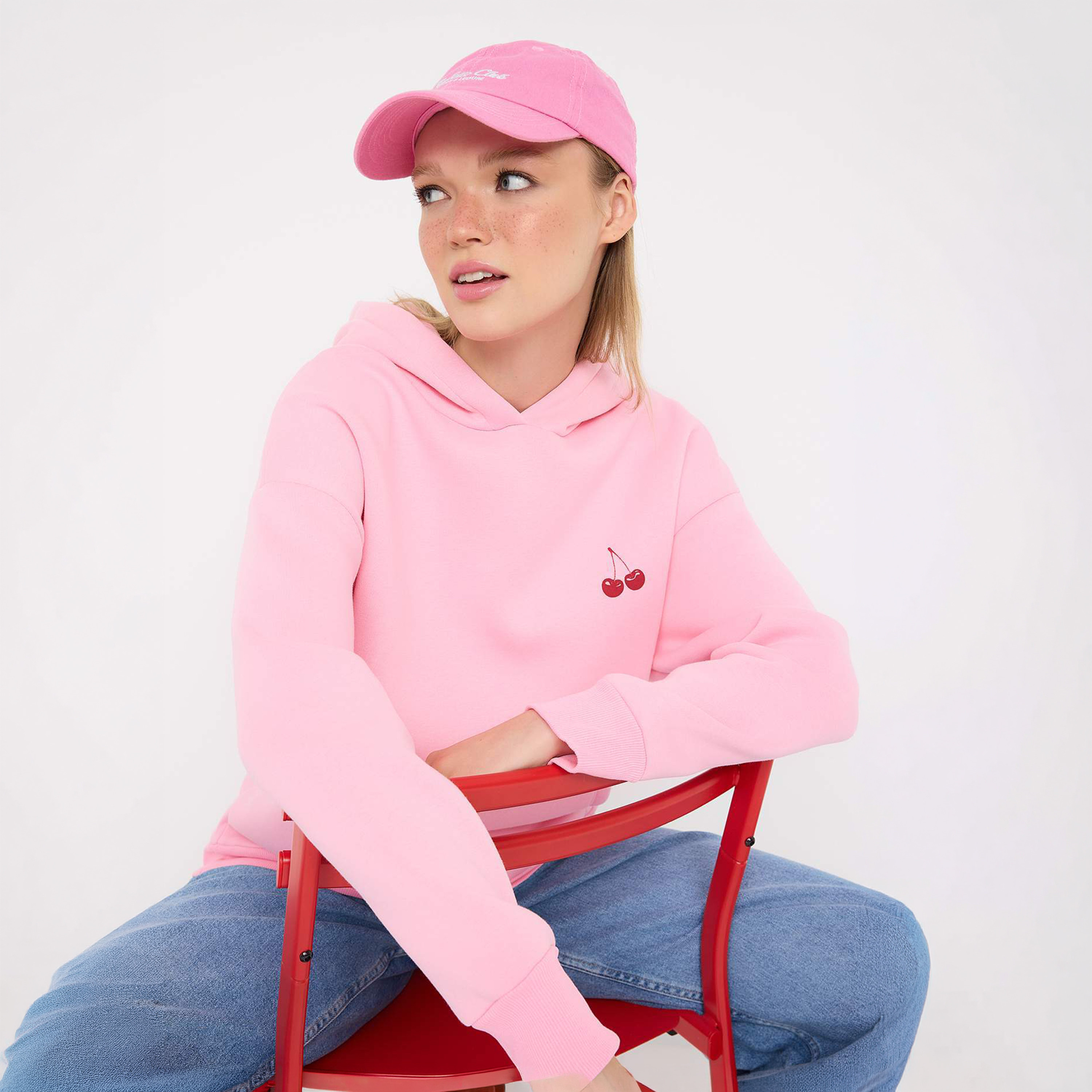 هودي حريمي وردي بطبعة جرافيك وأكمام منسدلة من تريندyولميلا-women-clothing-hoodiesandsweatshirts-sweatshirts-image-2