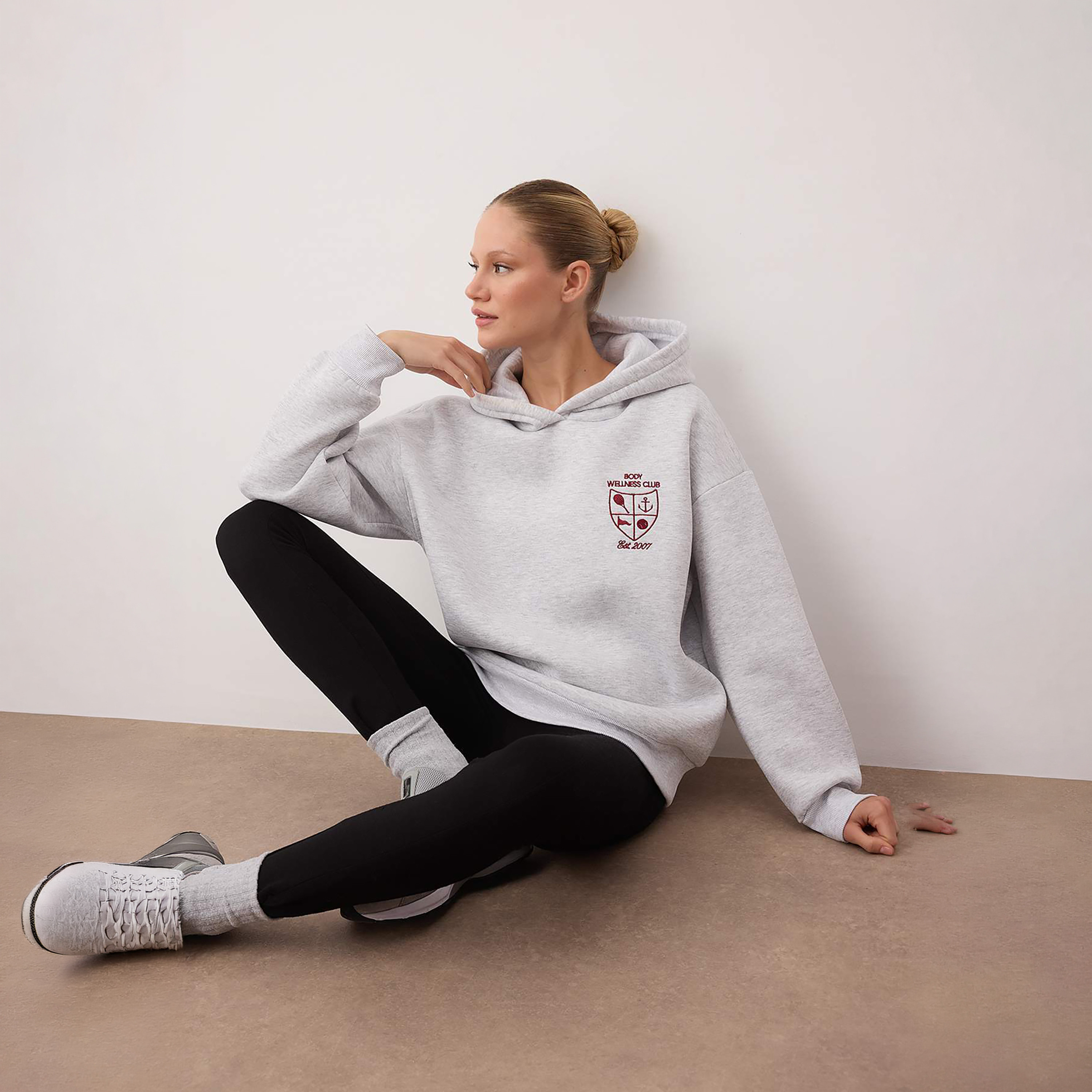 هودي حريمي رمادي ميلانج بأكمام ساقطة من ترينديول ميلا-women-clothing-hoodiesandsweatshirts-sweatshirts-image-3