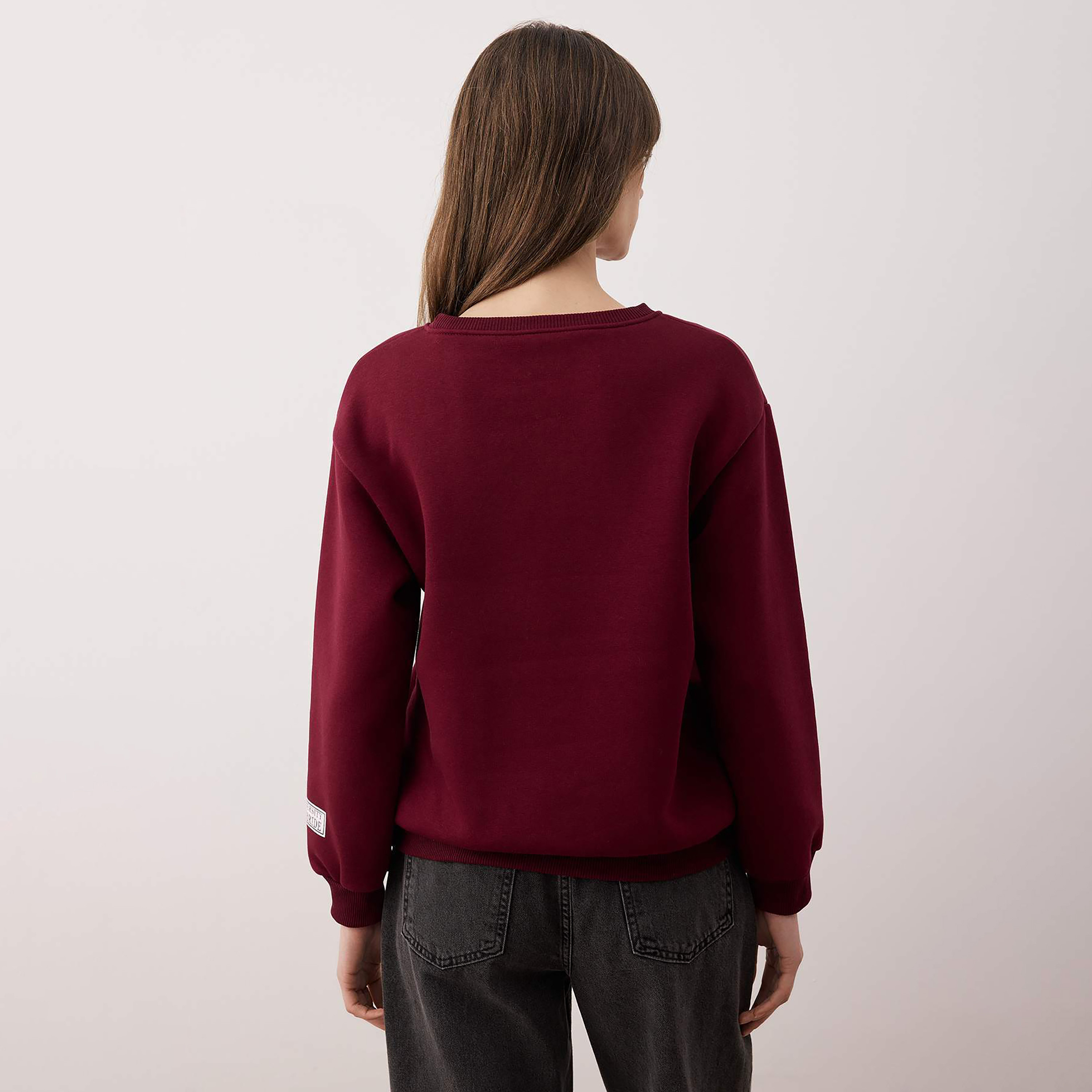 سويت شيرت حريمي بطبعة جرافيك وأكمام مسدلة باللون العنابي من ترينديول ميلا-women-clothing-hoodiesandsweatshirts-sweatshirts-image-4