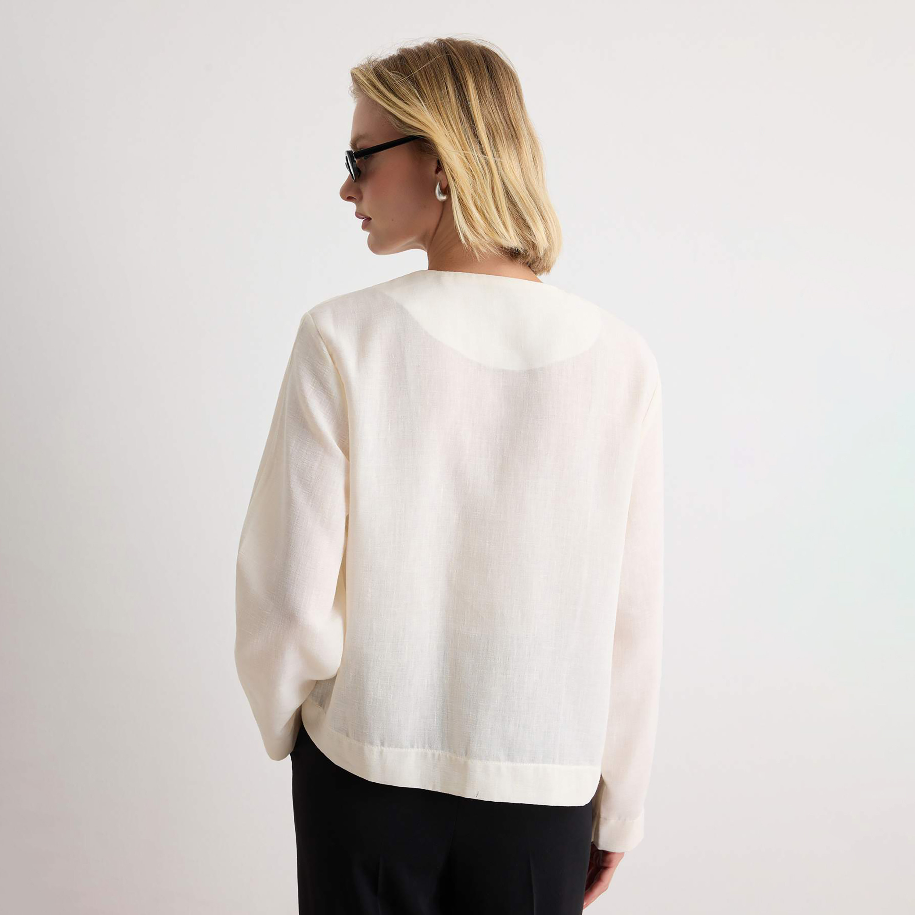 جاكيت حريمي أبيض من تريندyol ميلا-women-winterwear-coatsandjackets-jackets-image-3