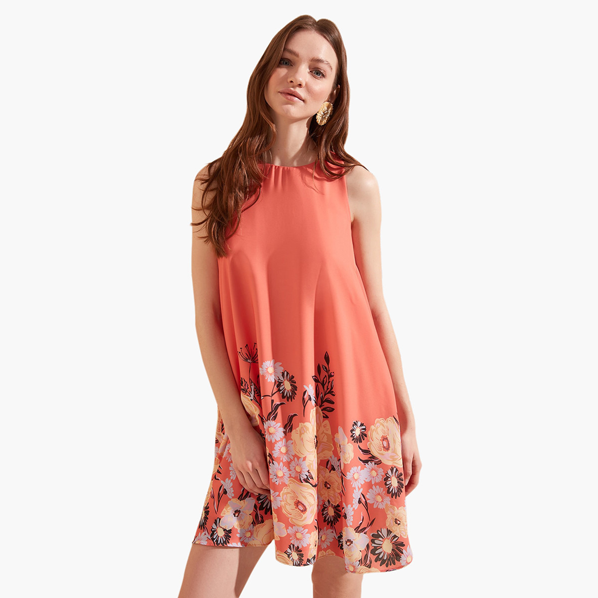 فستان واسع ميني دون أكمام بياقة مستديرة وطبعات زهرية من ترينديول-women-clothing-dresses-image-1
