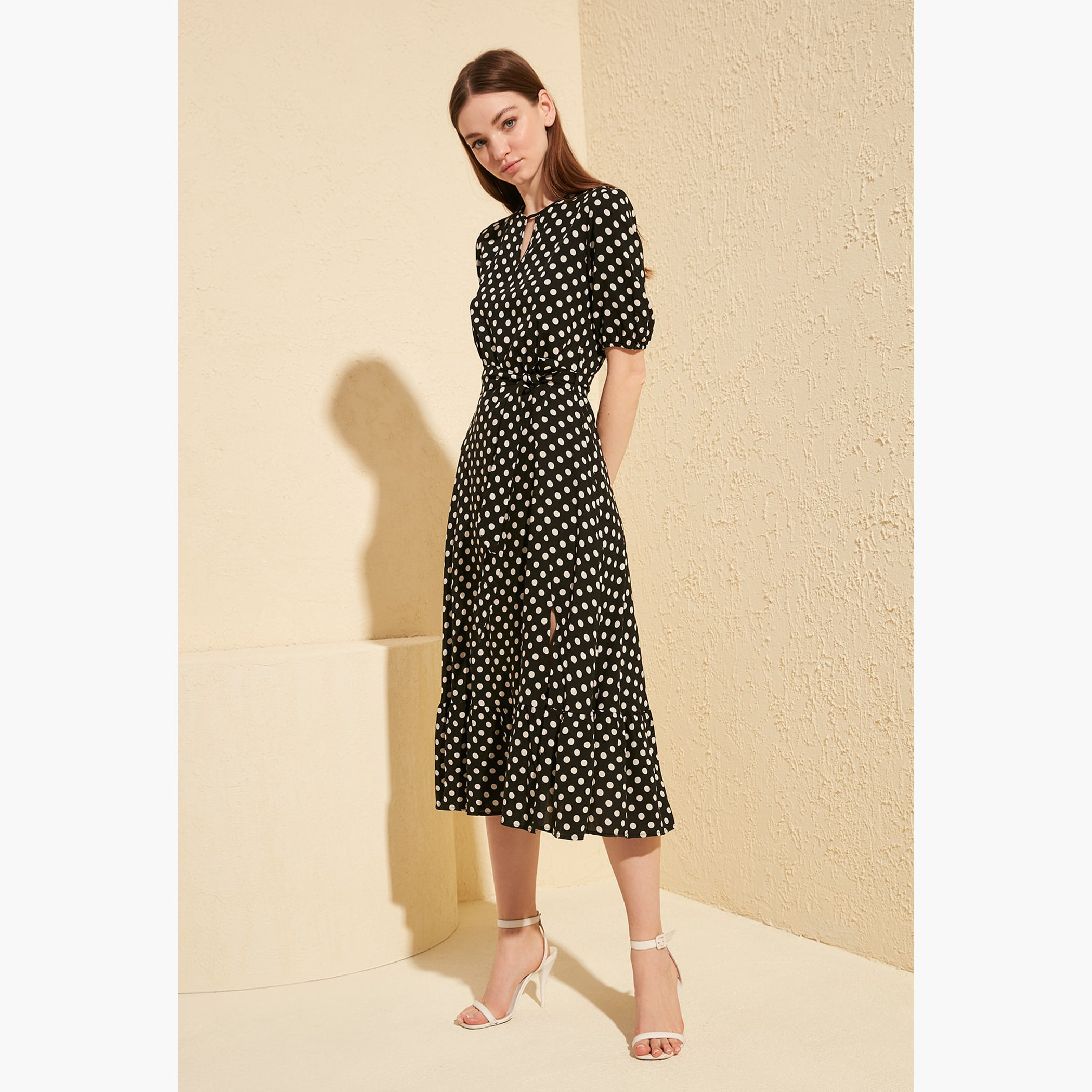فستان ميدي منقط بفتحة وياقة بفتحة وأكمام باف-women-clothing-dresses-image-7