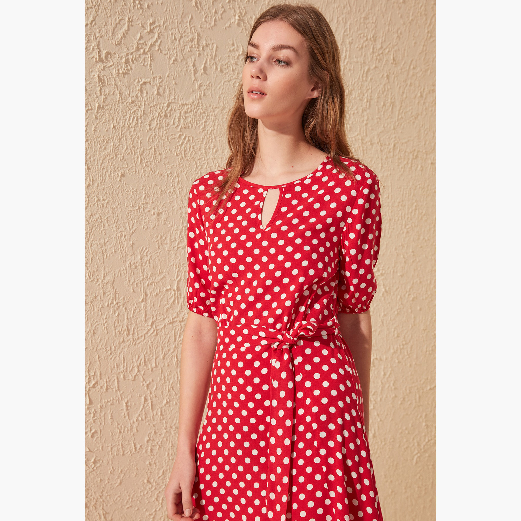 فستان ميدي منقط بفتحة وياقة بفتحة وأكمام باف-women-clothing-dresses-image-2