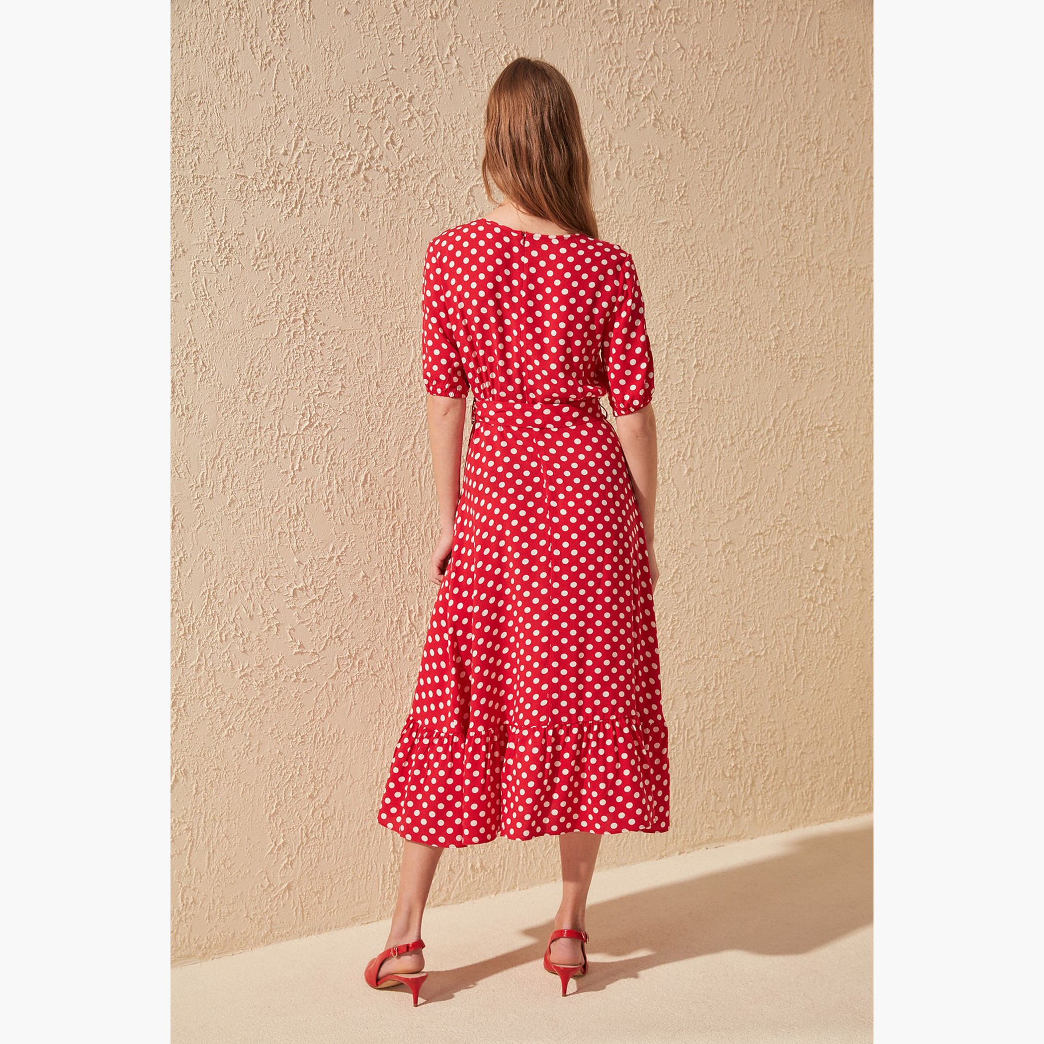 فستان ميدي منقط بفتحة وياقة بفتحة وأكمام باف-women-clothing-dresses-image-5