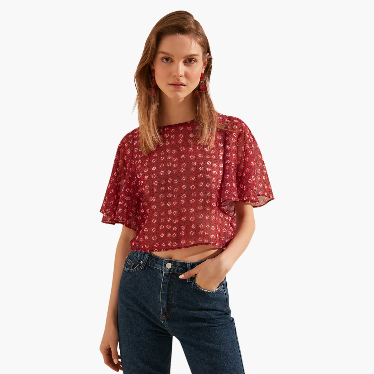 بلوزة قصيرة بياقة ضيقة وأكمام واسعة وطبعات أزهار من ترينديول-women-clothing-shirtsandblouses-blouses-image-2