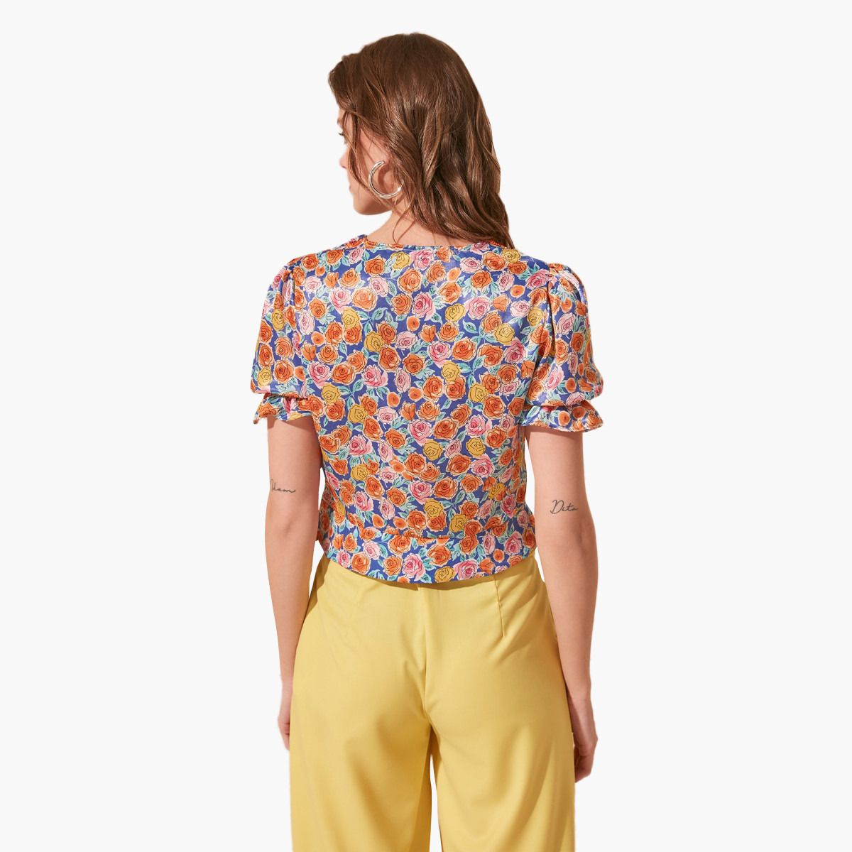 بلوزة بياقة V وأكمام منفوشة وطبعات أزهار من ترينديول-women-clothing-shirtsandblouses-blouses-image-5