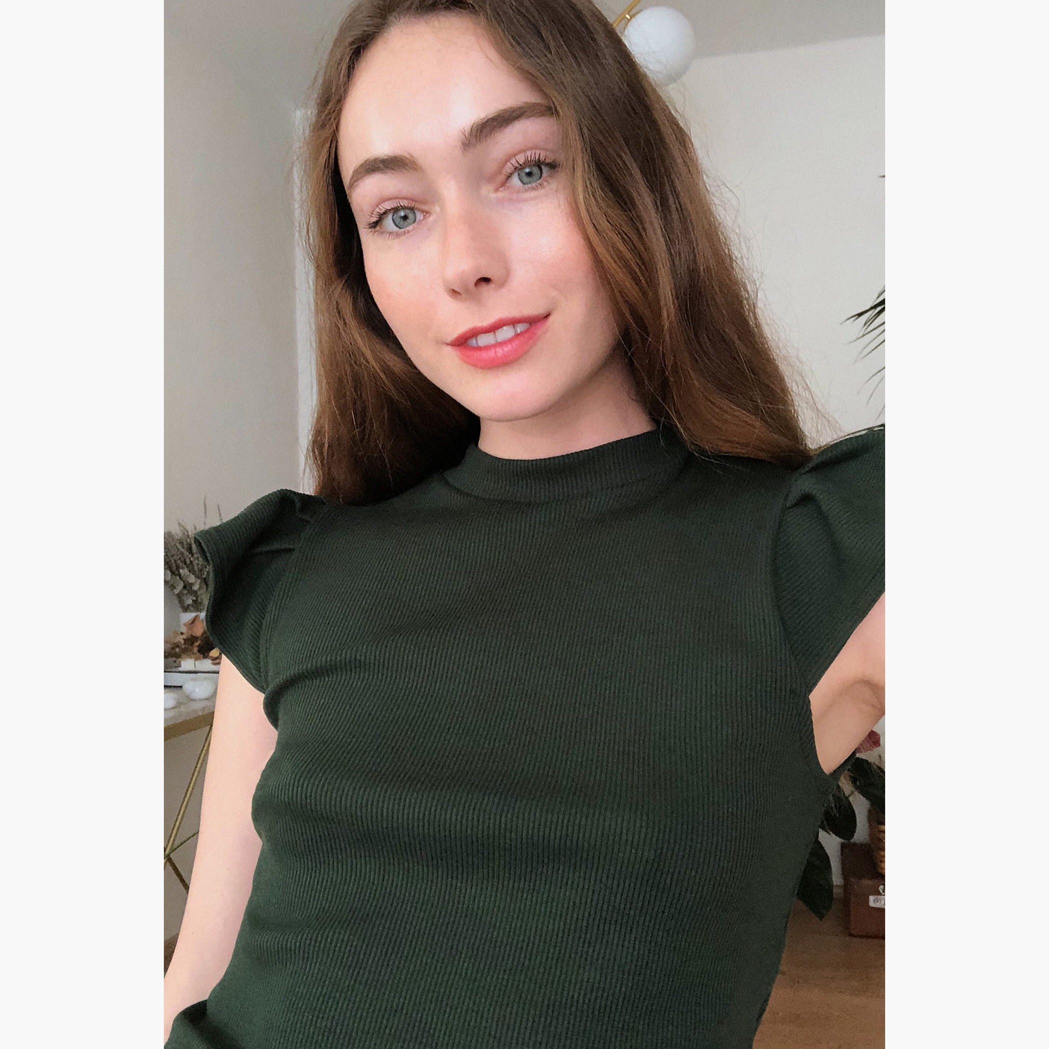 بلوزة قصيرة بارزة الملمس بياقة عالية وأكمام كاب من ترينديول-women-clothing-shirtsandblouses-blouses-image-3