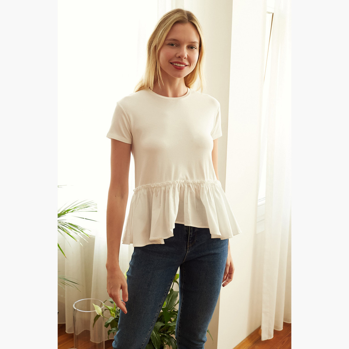 بلوزة سادة بأكمام قصيرة وكشكشة على الخصر من ترينديول-women-clothing-shirtsandblouses-blouses-image-3