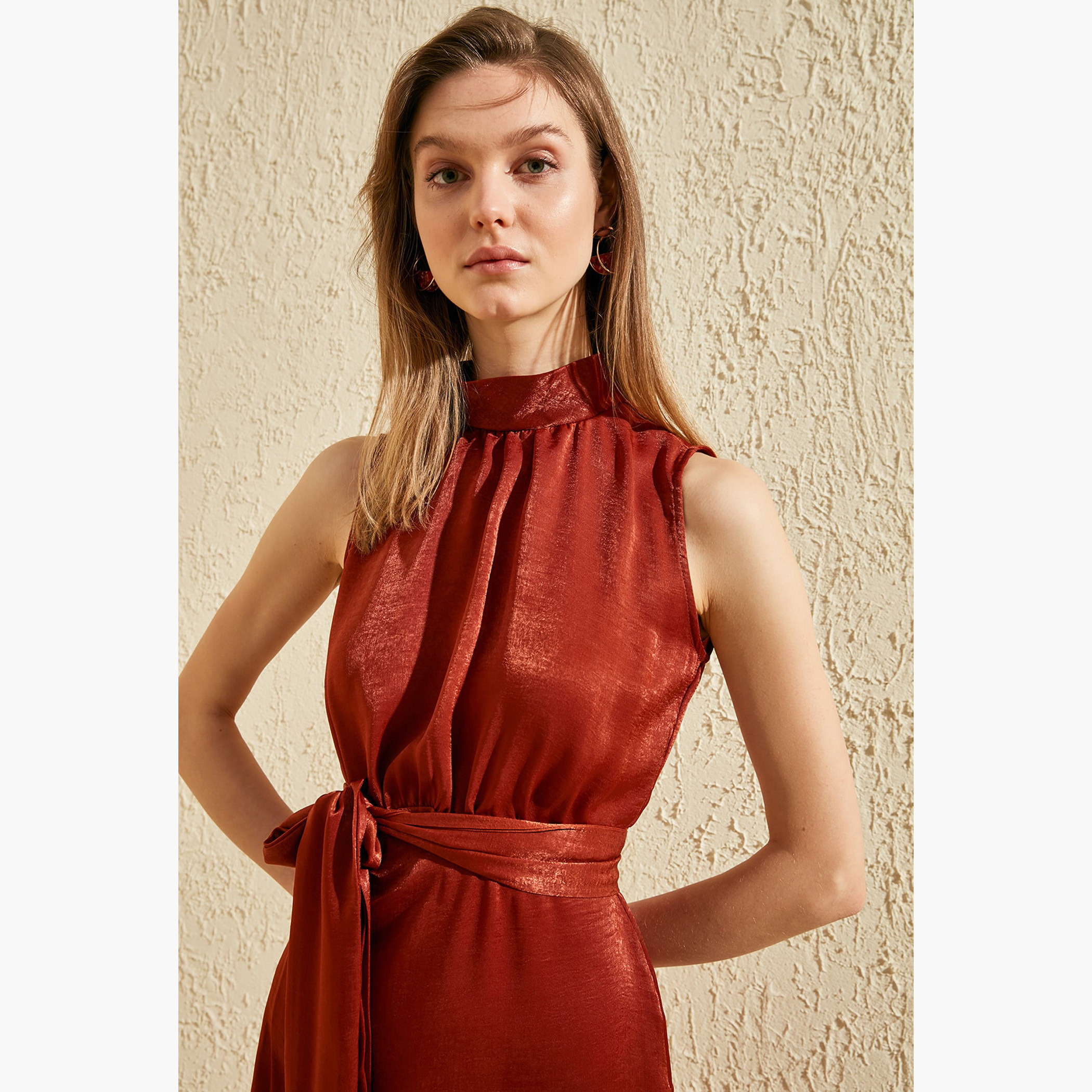 فستان ميدي واسع بدون أكمام وبياقة طوق وأربطة على الخصر من ترينديول-women-clothing-dresses-image-4