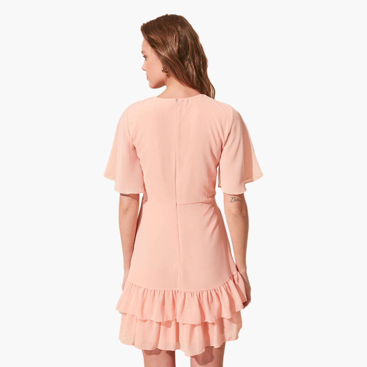 فستان ميني منسدل بتفاصيل كشكش وأكمام لامعة من ترينديول-women-clothing-dresses-image-10