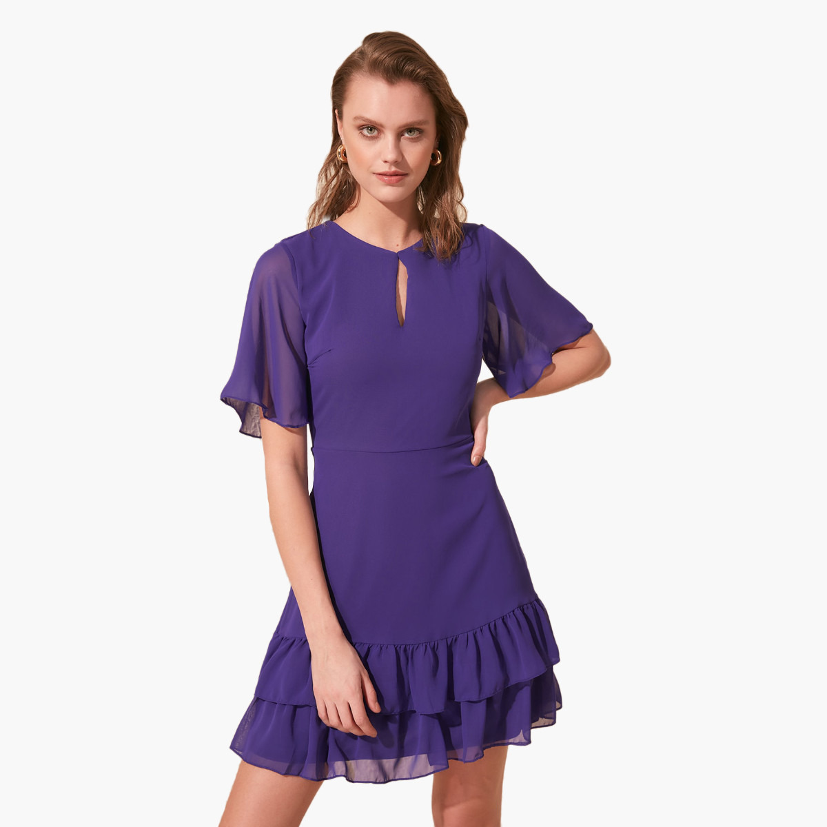 فستان ميني منسدل بتفاصيل كشكش وأكمام لامعة من ترينديول-women-clothing-dresses-image-4