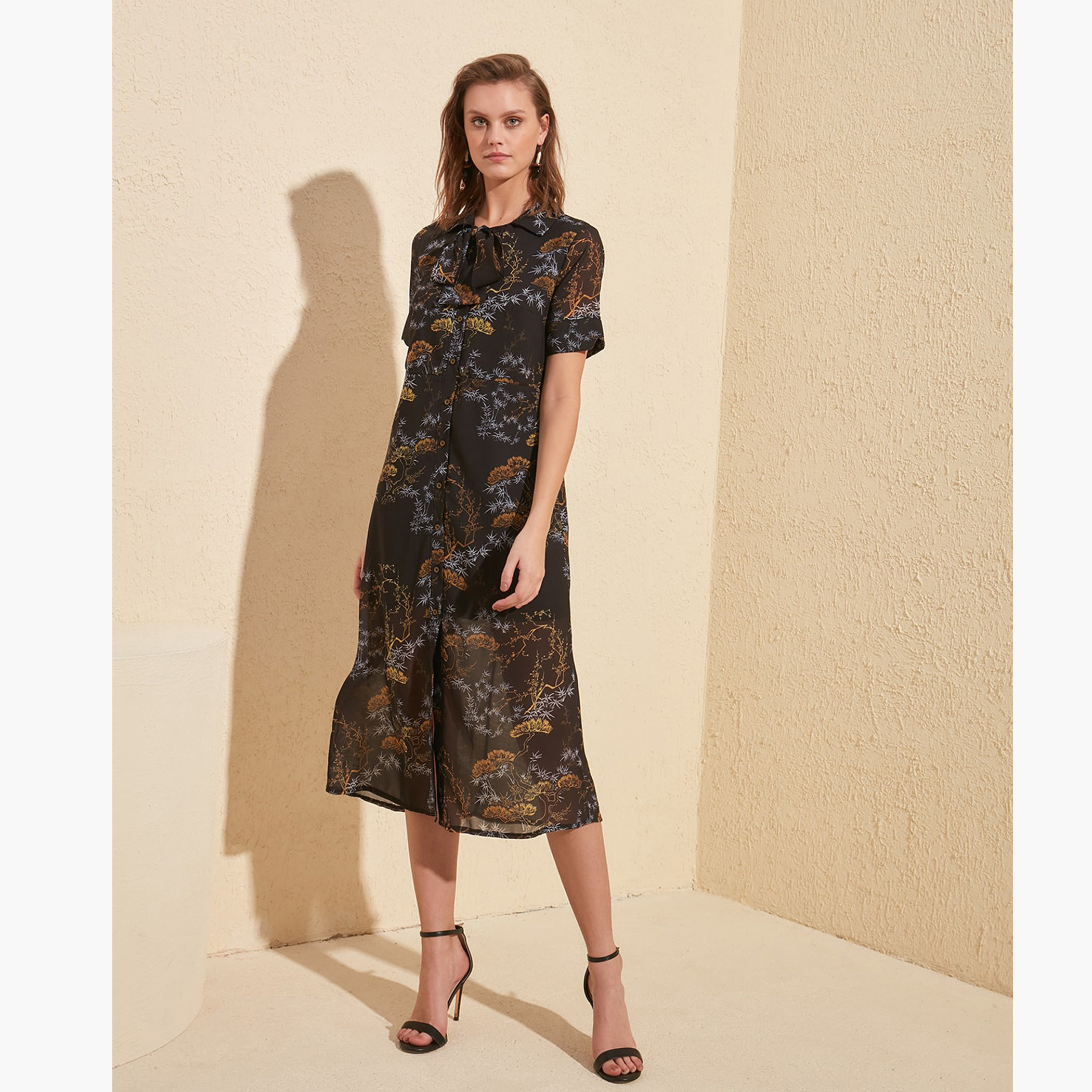 Trendyol Floral Print Midi Shift Dress with Short Sleeves-women-clothing-dresses-image-3