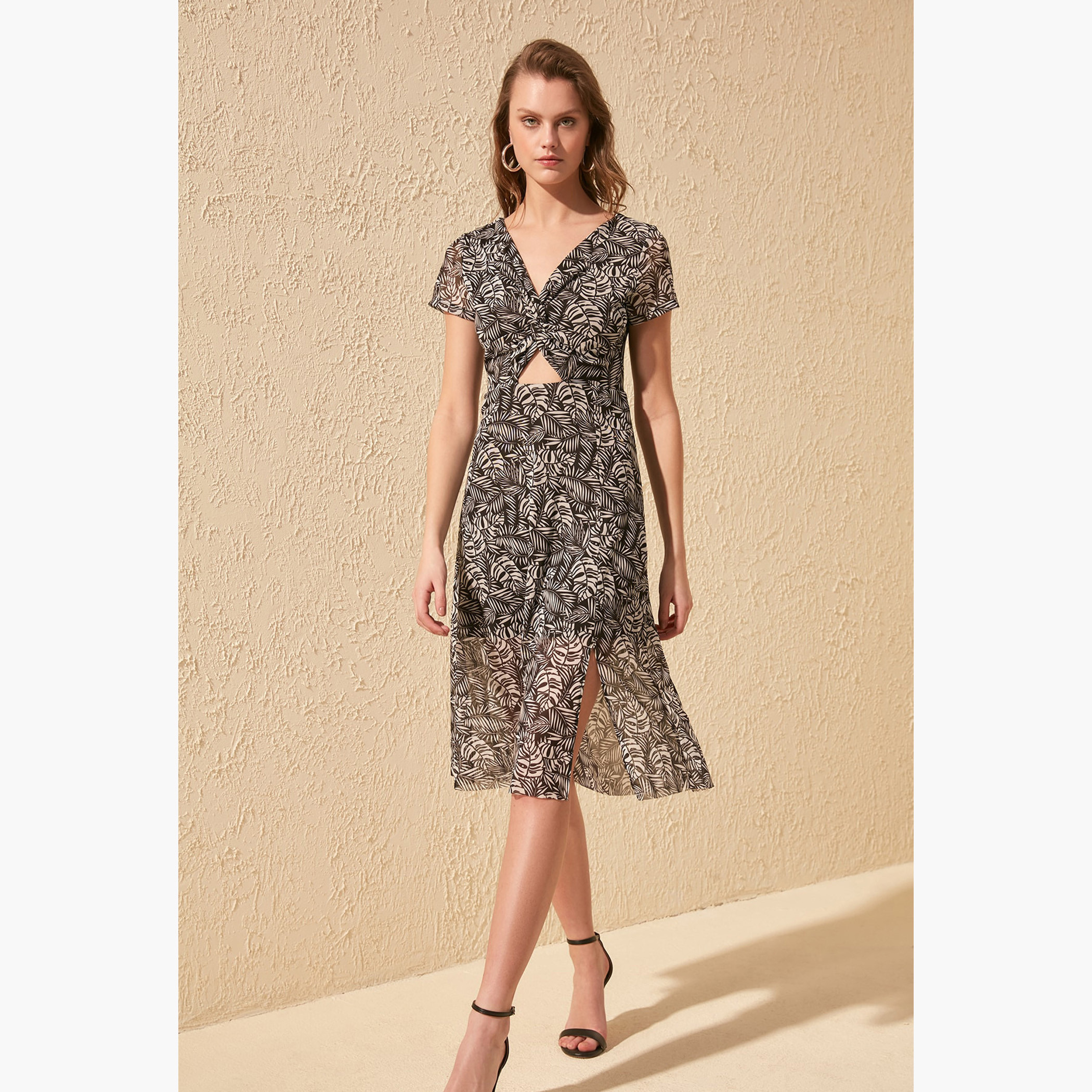 Trendyol Floral Print Midi Shift Dress with Short Sleeves-women-clothing-dresses-image-3