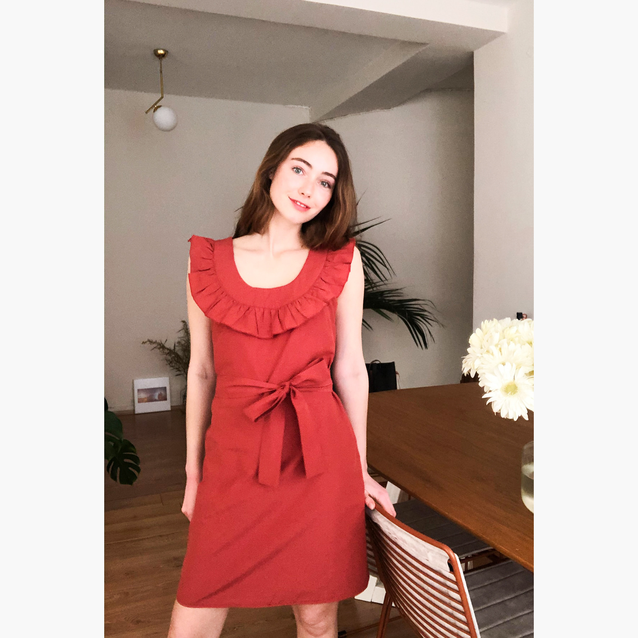 فستان ميني شيفون عصري مع ياقة كشكش من ترينديول-women-clothing-dresses-image-5