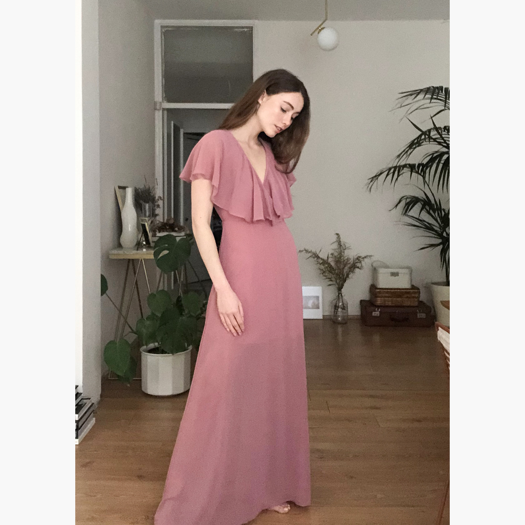 فستان طويل سادة بياقة V وأكمام كاب من ترينديول-women-clothing-dresses-image-4