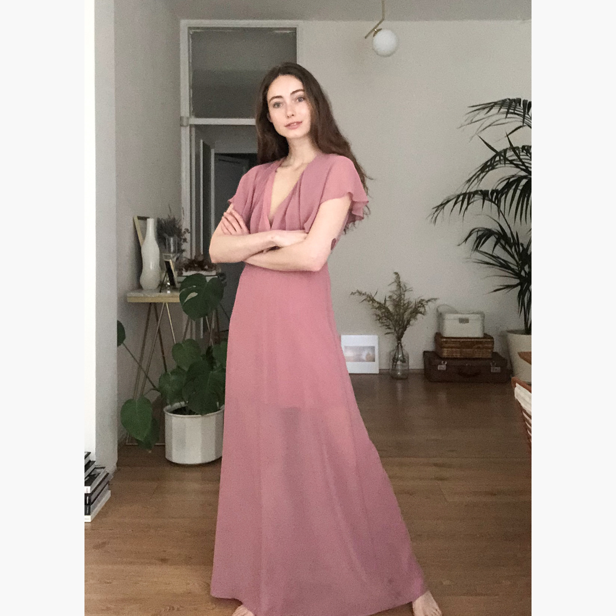 فستان طويل سادة بياقة V وأكمام كاب من ترينديول-women-clothing-dresses-image-5