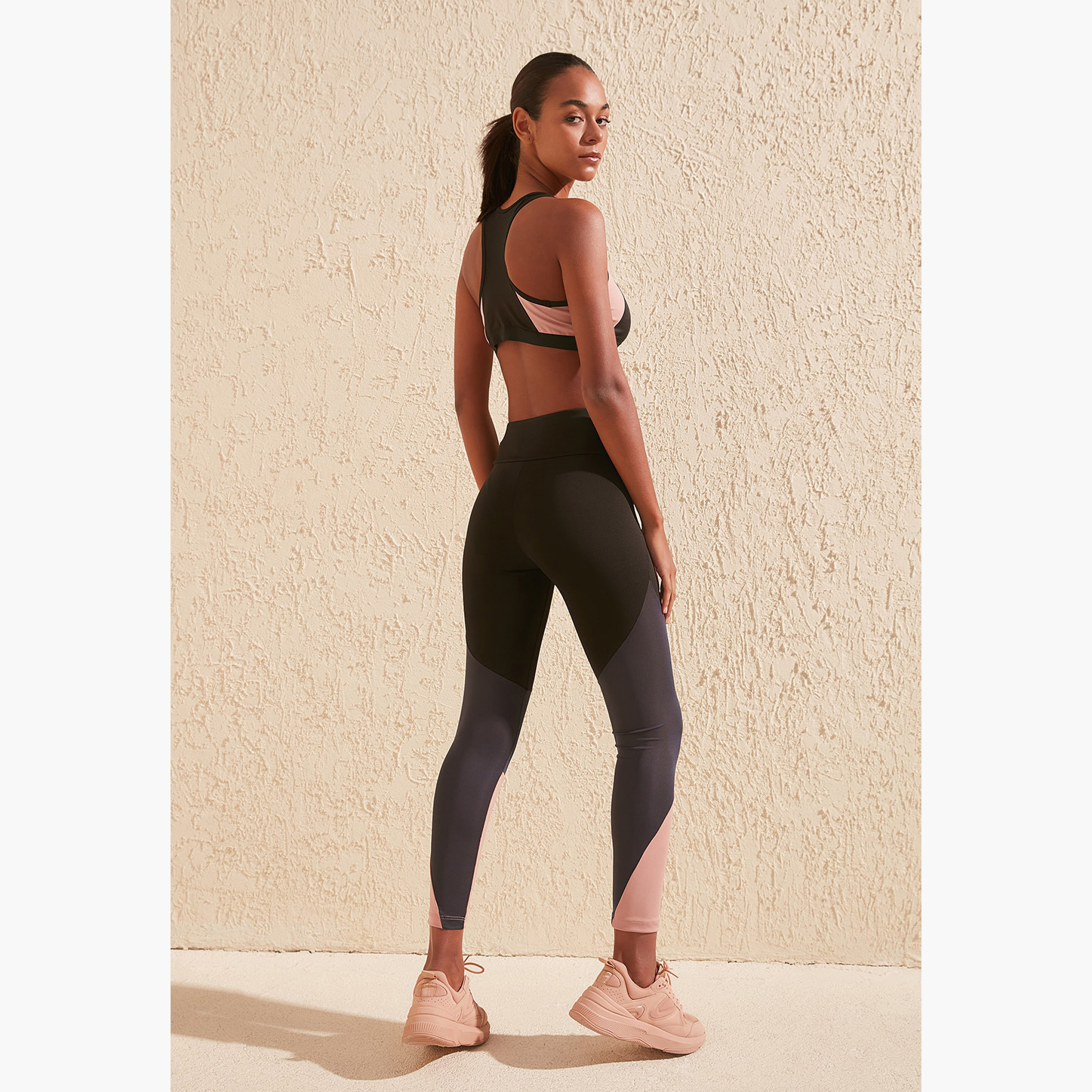 بنطلون ليقنز بقوالب ملونة وخصر متوسط الارتفاع من ترينديول-women-clothing-bottoms-leggings-image-1