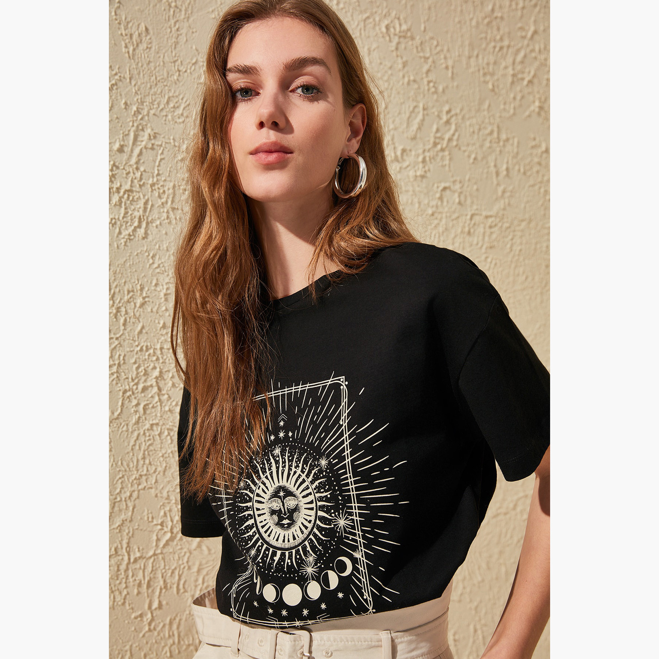 Trendyol Graphic Print T-shirt with Crew Neck and Short Sleeves-women-clothing-tshirts-image-1