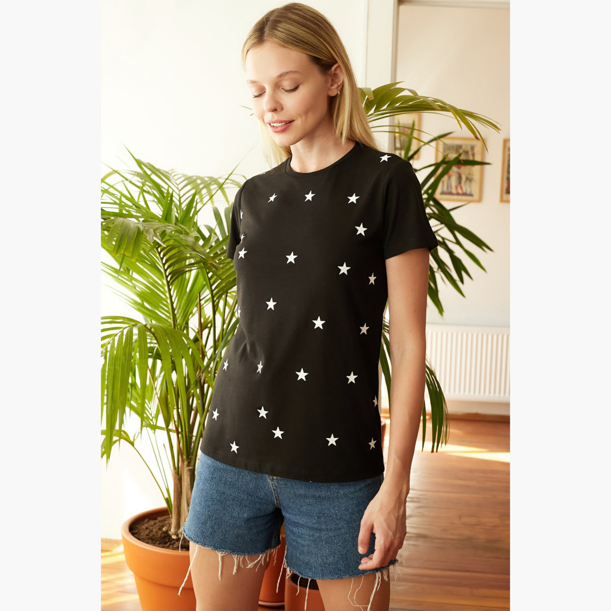 Trendyol Star Print T-shirt with Crew Neck and Short Sleeves-women-clothing-tshirts-image-4