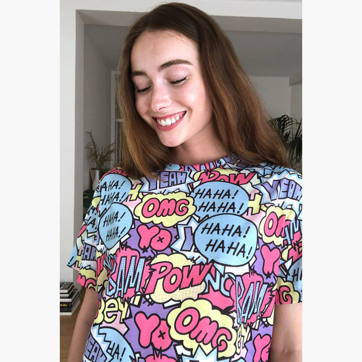 تيشيرت بياقة ضيّقة وأكمام قصيرة وطبعات جرافيك من ترينديول-women-clothing-tshirts-image-3