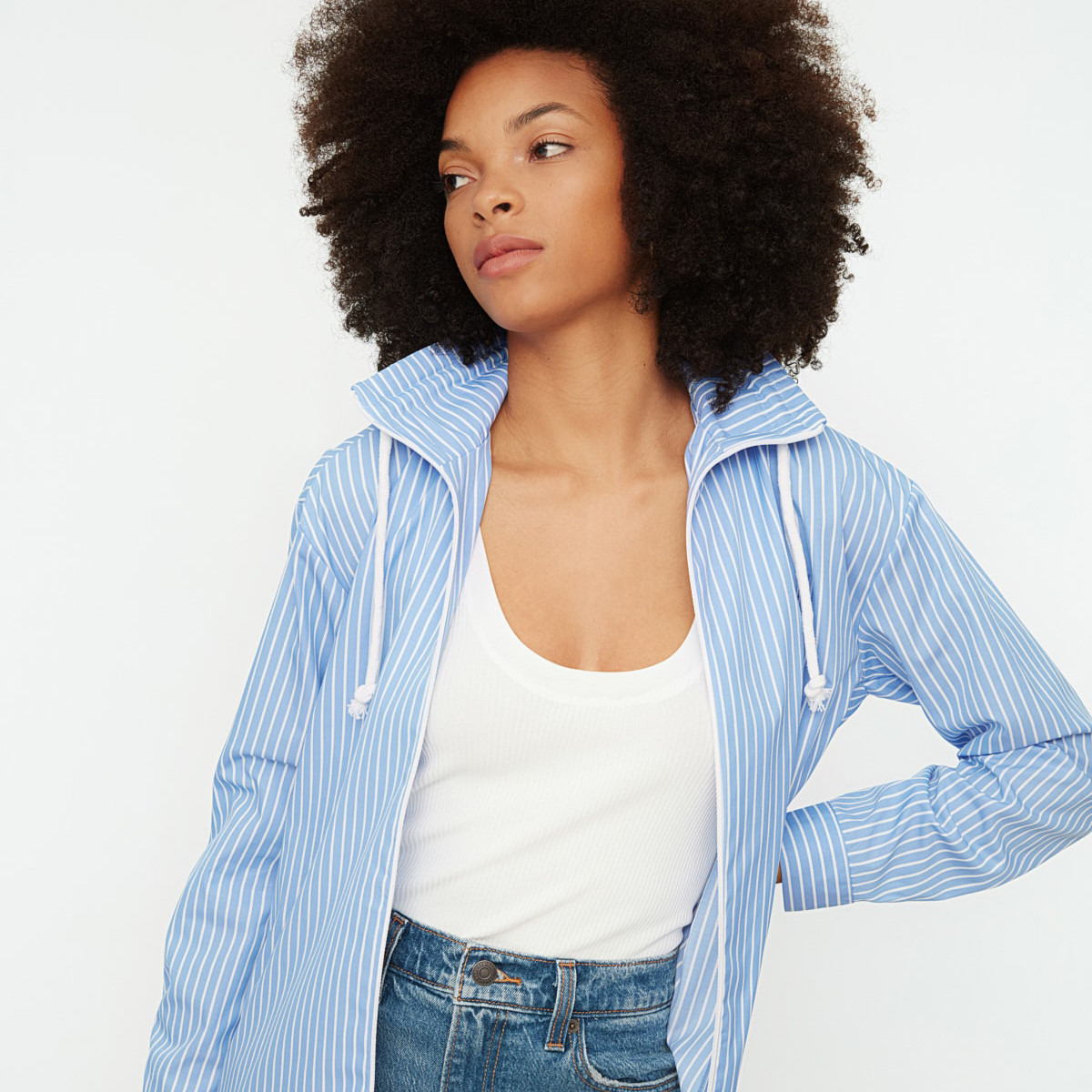 قميص ترينديول نسائي بلون أزرق مخطط بياقة عالية وسحاب أمامي-women-clothing-shirtsandblouses-blouses-image-3