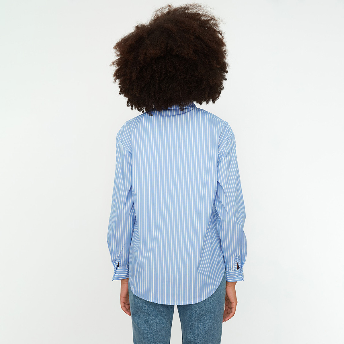 قميص ترينديول نسائي بلون أزرق مخطط بياقة عالية وسحاب أمامي-women-clothing-shirtsandblouses-blouses-image-6