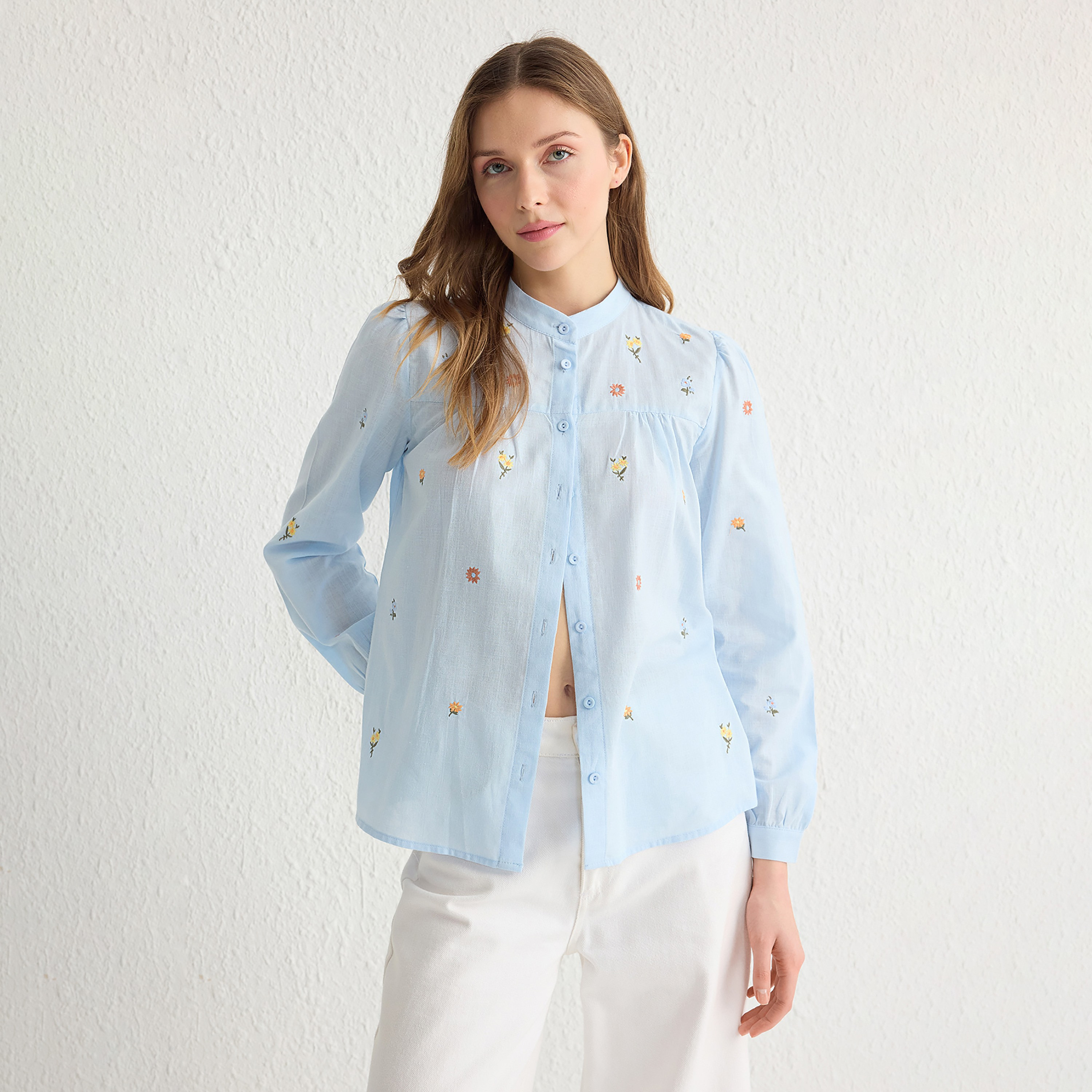 قميص نسائي بياقة دائرية مطرزة بالزهور-women-clothing-shirtsandblouses-shirts-image-10