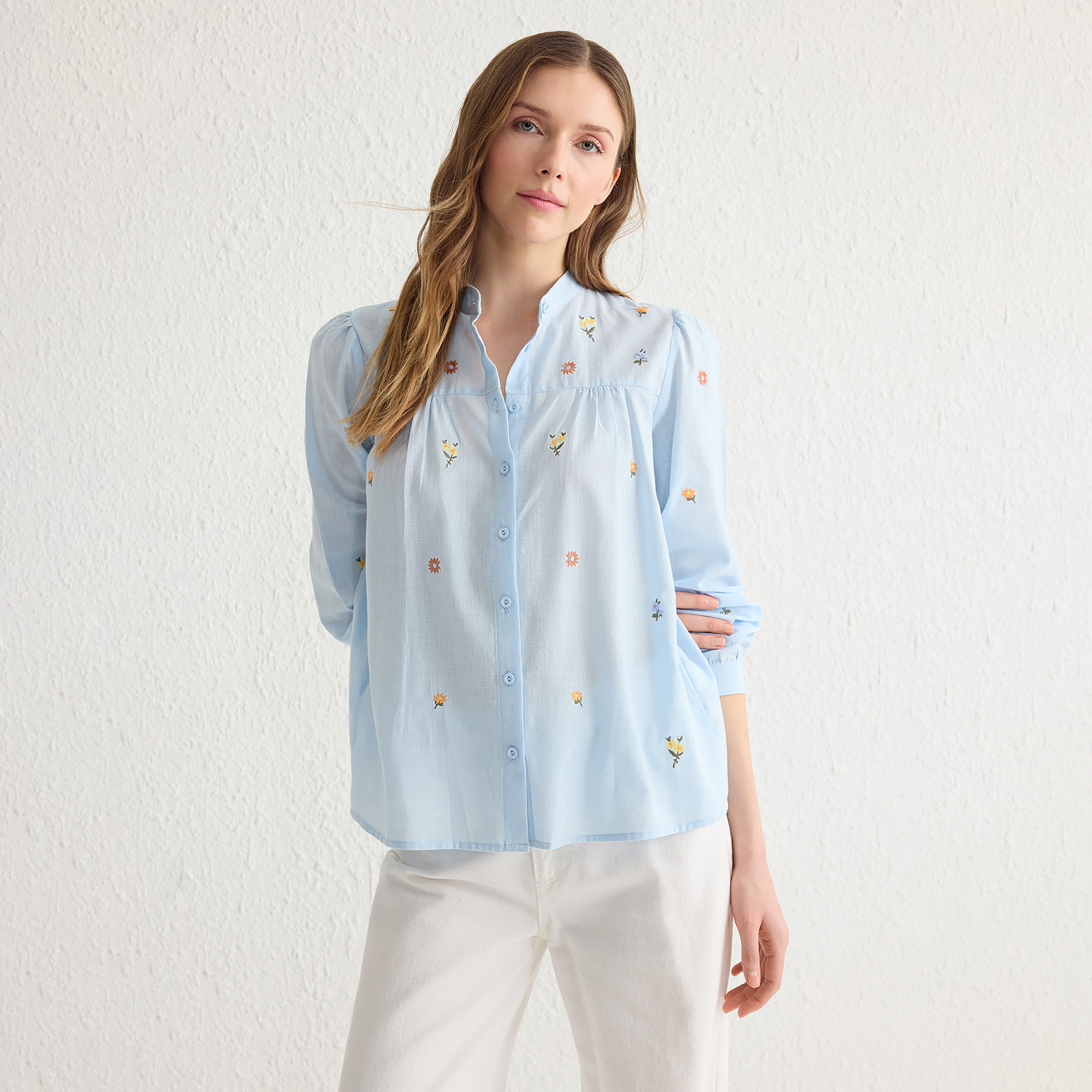قميص نسائي بياقة دائرية مطرزة بالزهور-women-clothing-shirtsandblouses-shirts-image-11