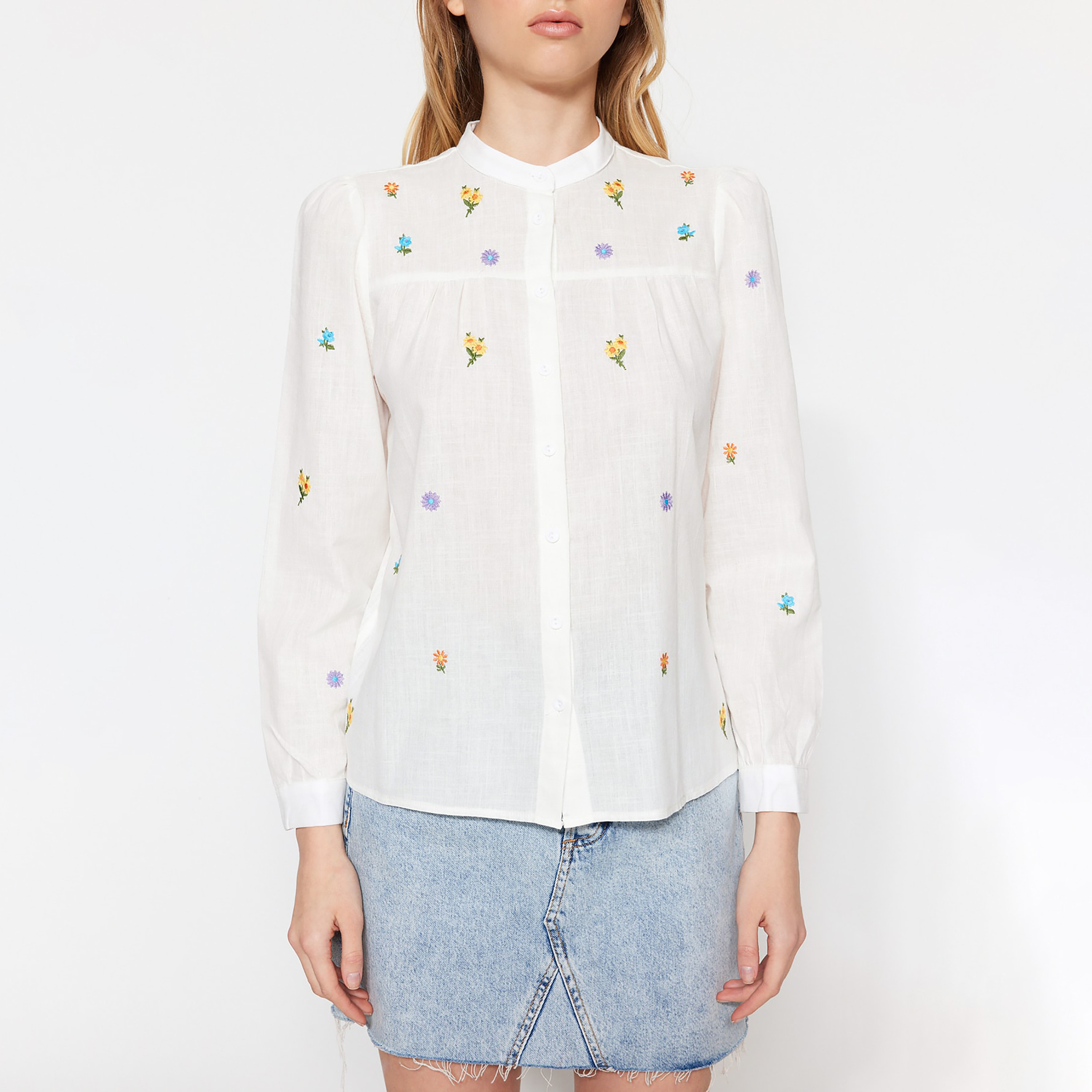قميص نسائي بياقة دائرية مطرزة بالزهور-women-clothing-shirtsandblouses-shirts-image-5