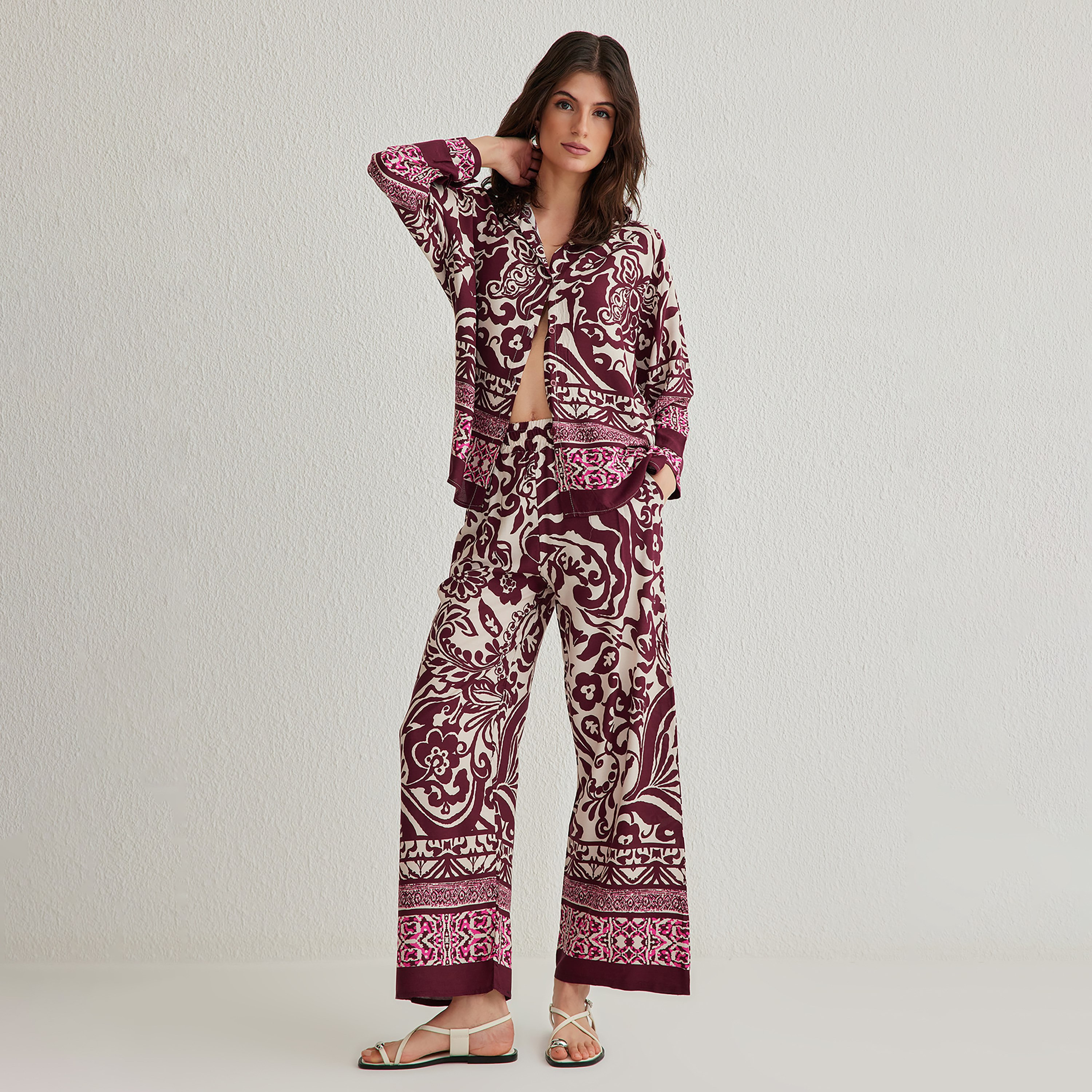 طقم قميص وبنطال نسائي بياقة وطبعة بيزلي متعددة الألوان-women-clothing-coordsets-image-1
