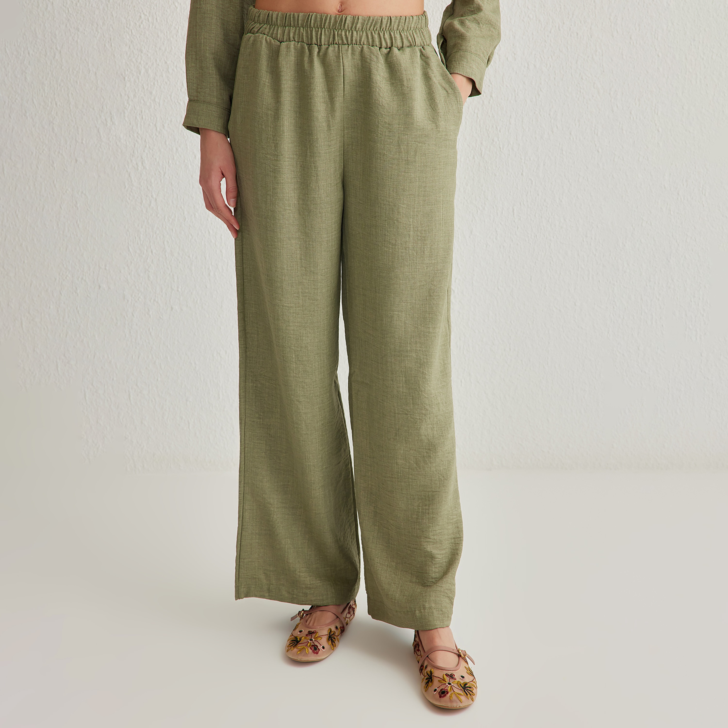 Trendyolmilla Textured Collared Roll-Up Sleeves Cotton Women's Shirt & Trousers Set-women-clothing-coordsets-image-4