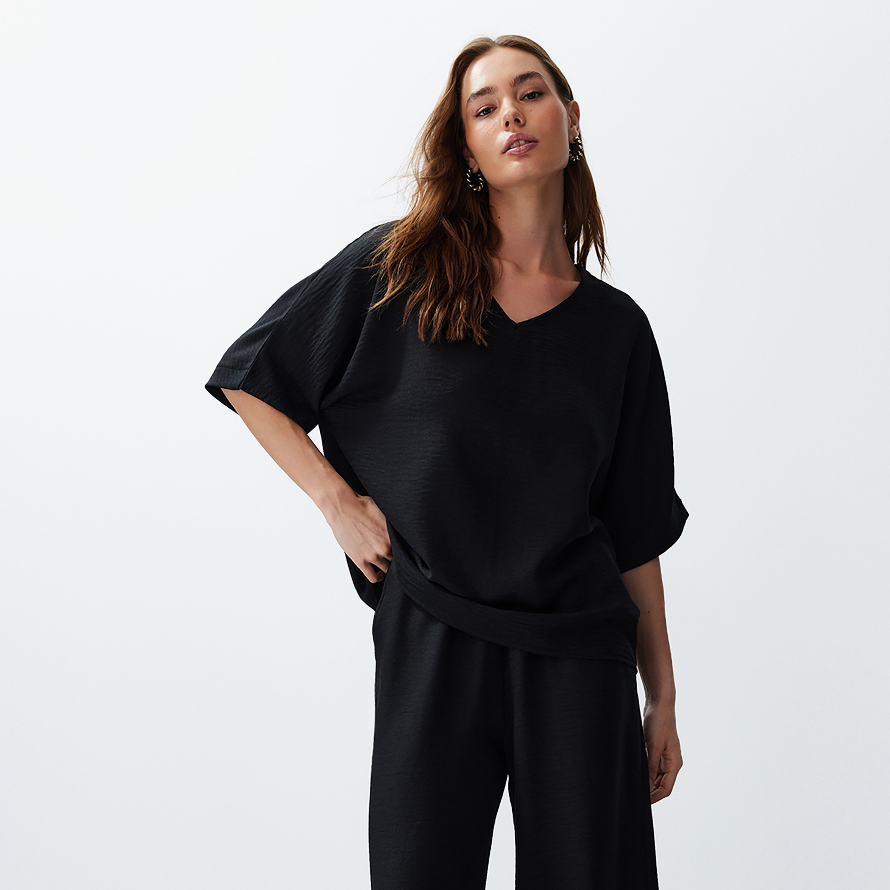 طقم توب وبنطلون حريمي أسود بملمس قطن من ترينديول ميلا-women-clothing-coordsets-image-3