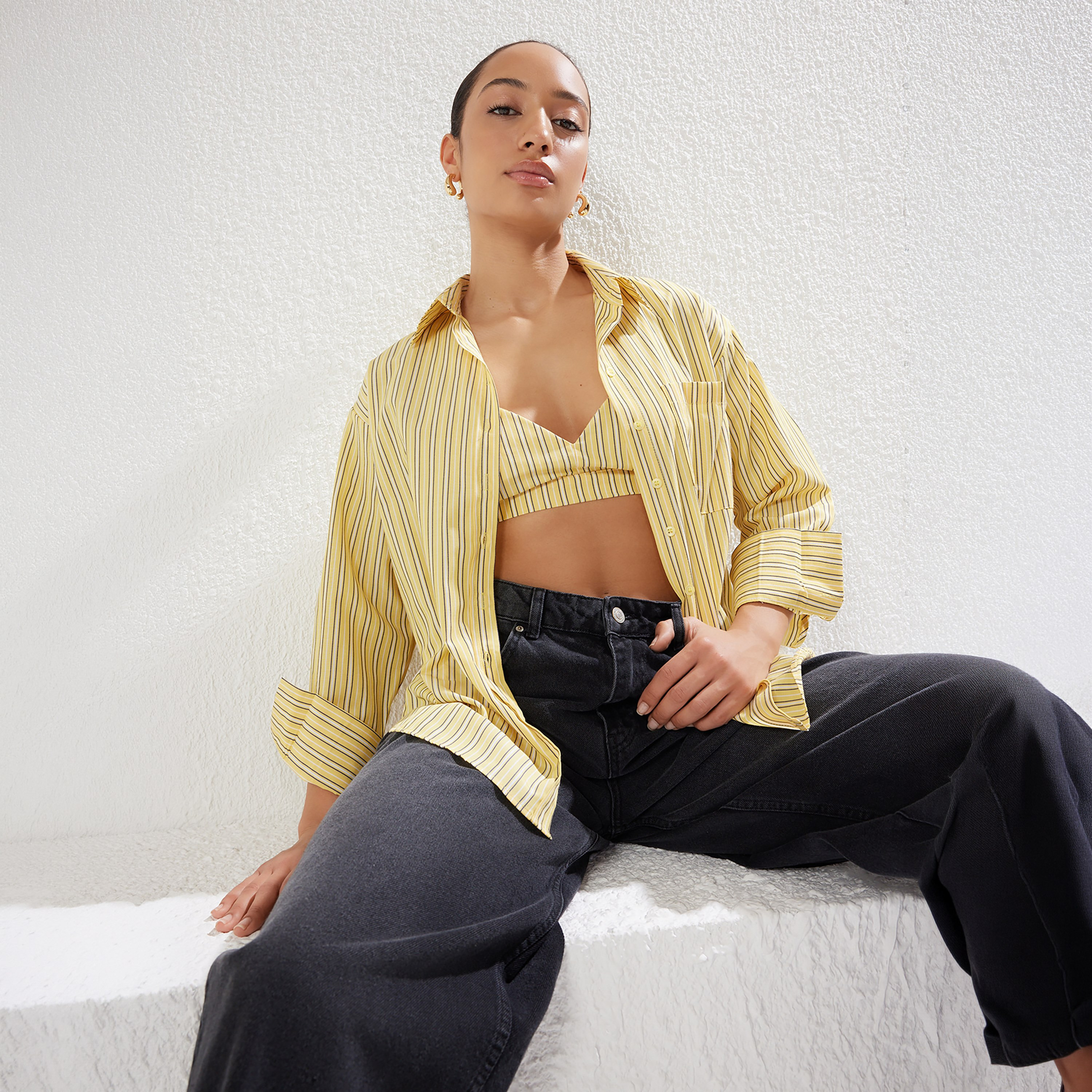 طقم توب كروب وقميص حريمي بياقة مخطط باللون الأصفر من ترينديول ميلا-women-clothing-shirtsandblouses-shirts-image-2